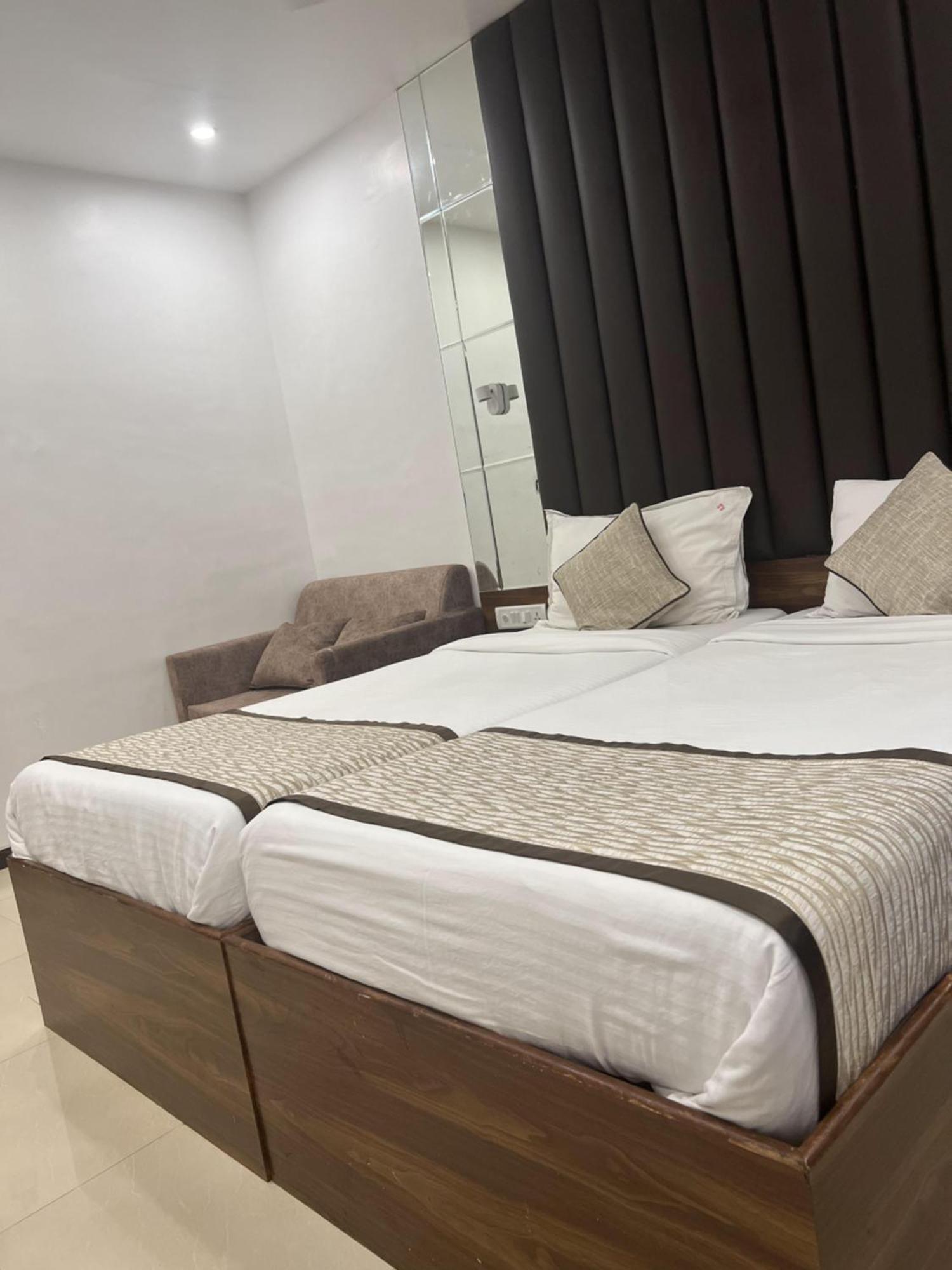 Supreme - Cuffe Parade