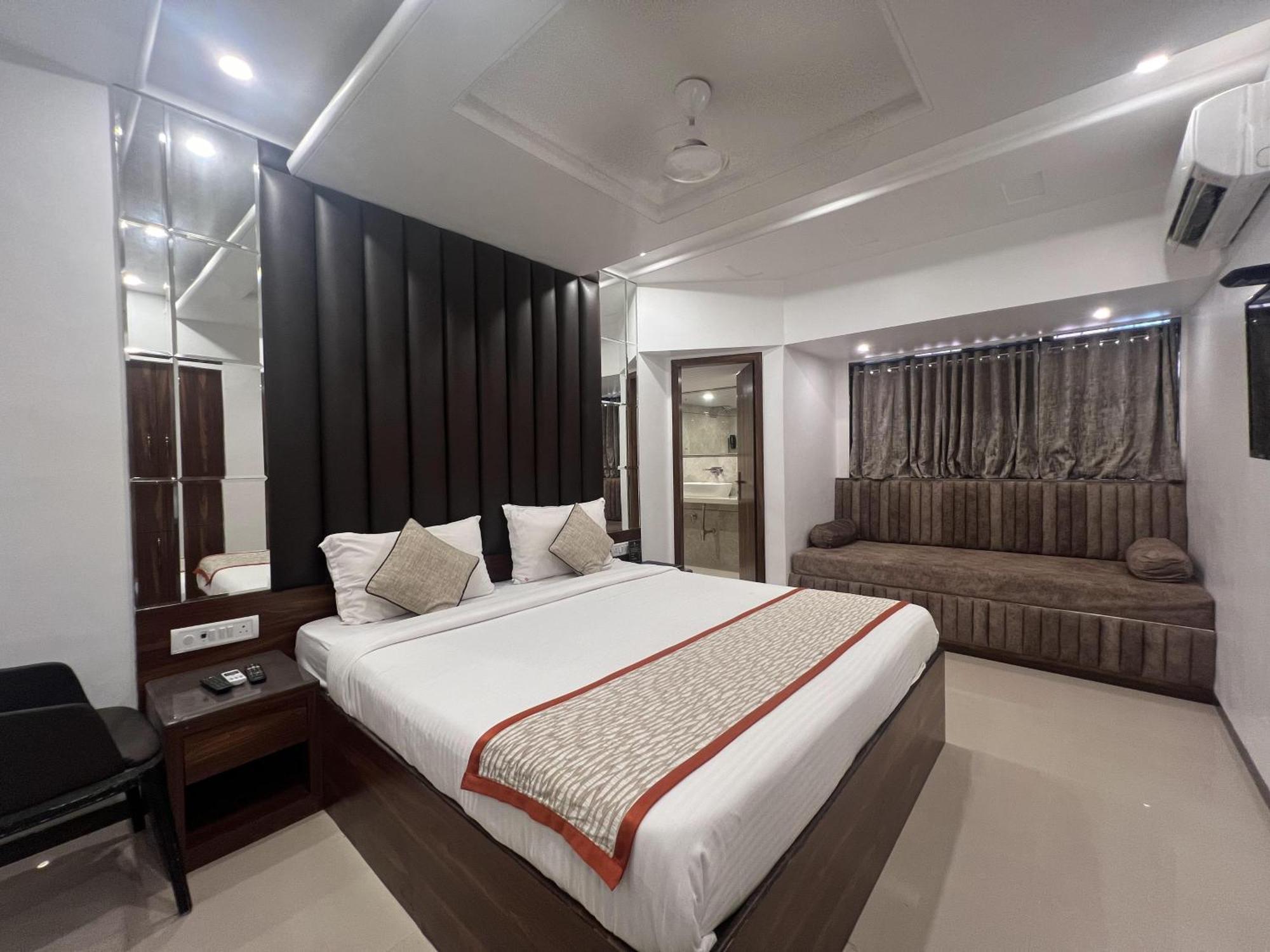 Supreme - Cuffe Parade Hotel