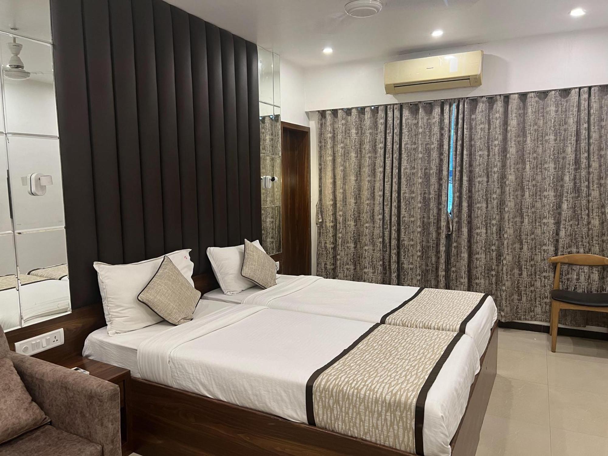 Hotel Supreme - Cuffe Parade 3*