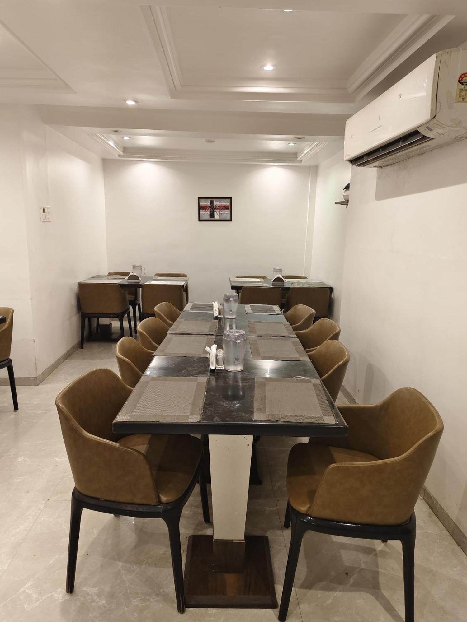 Supreme - Cuffe Parade Hotel