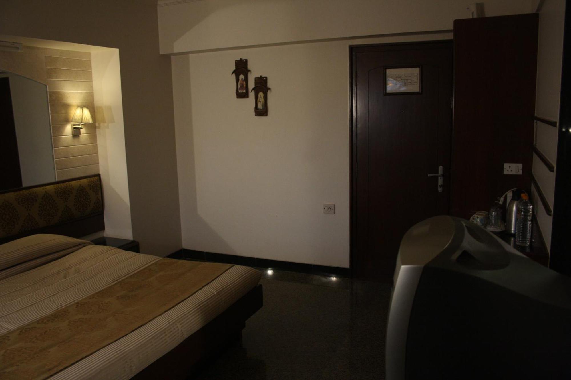 Hotel Karl Residency 3*