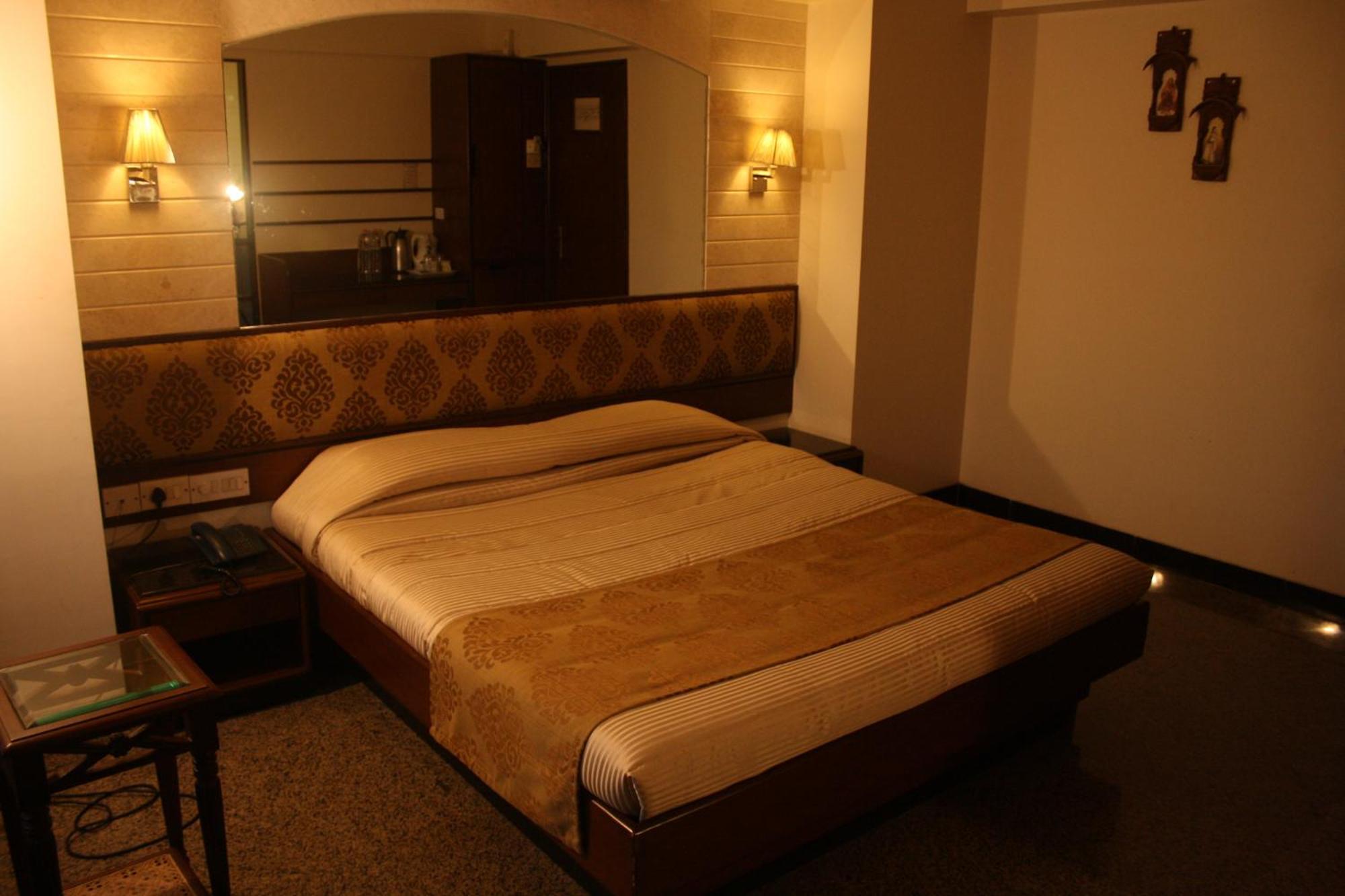 Hotel Karl Residency 3*