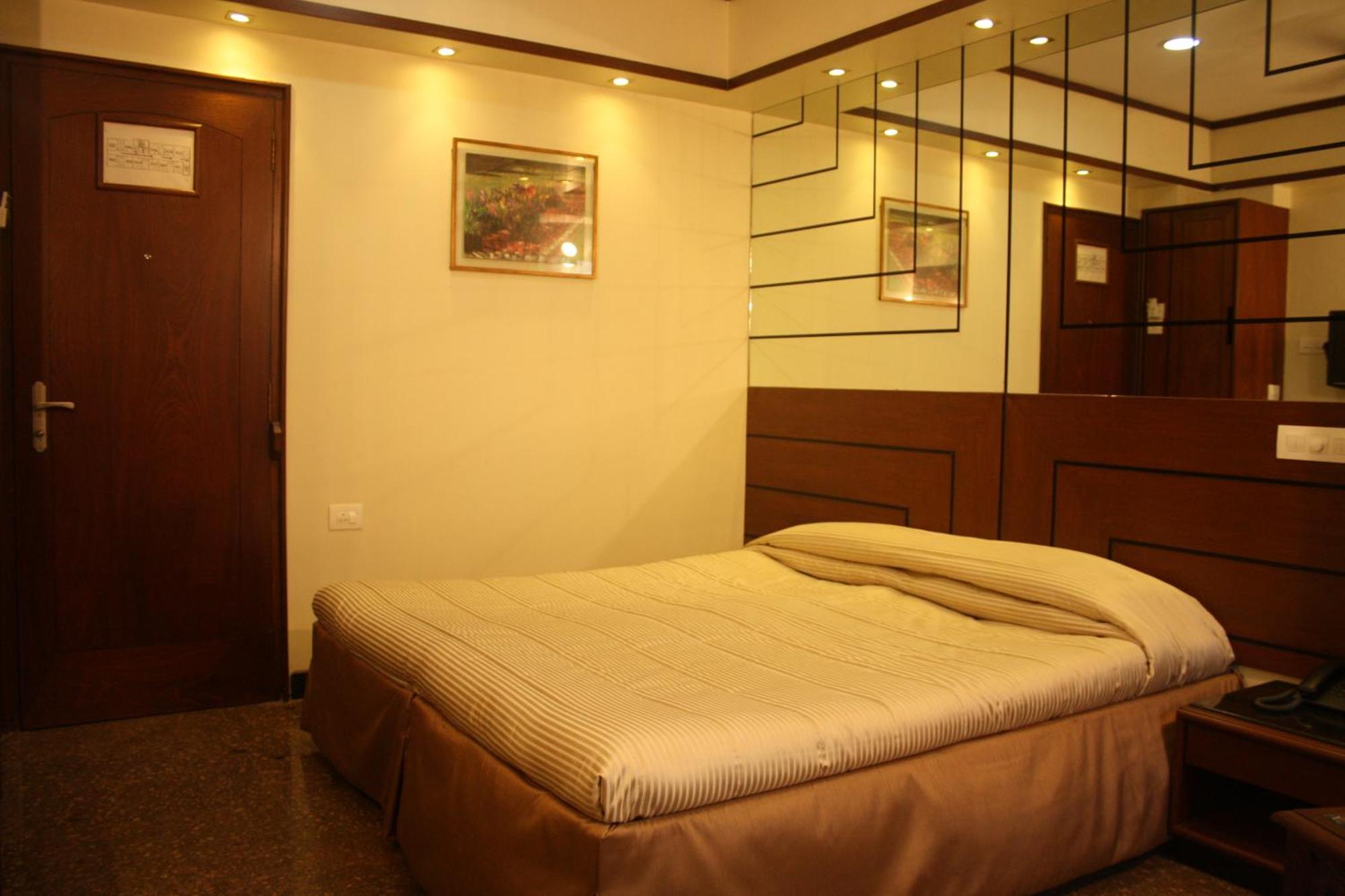 Hotel Karl Residency 3*