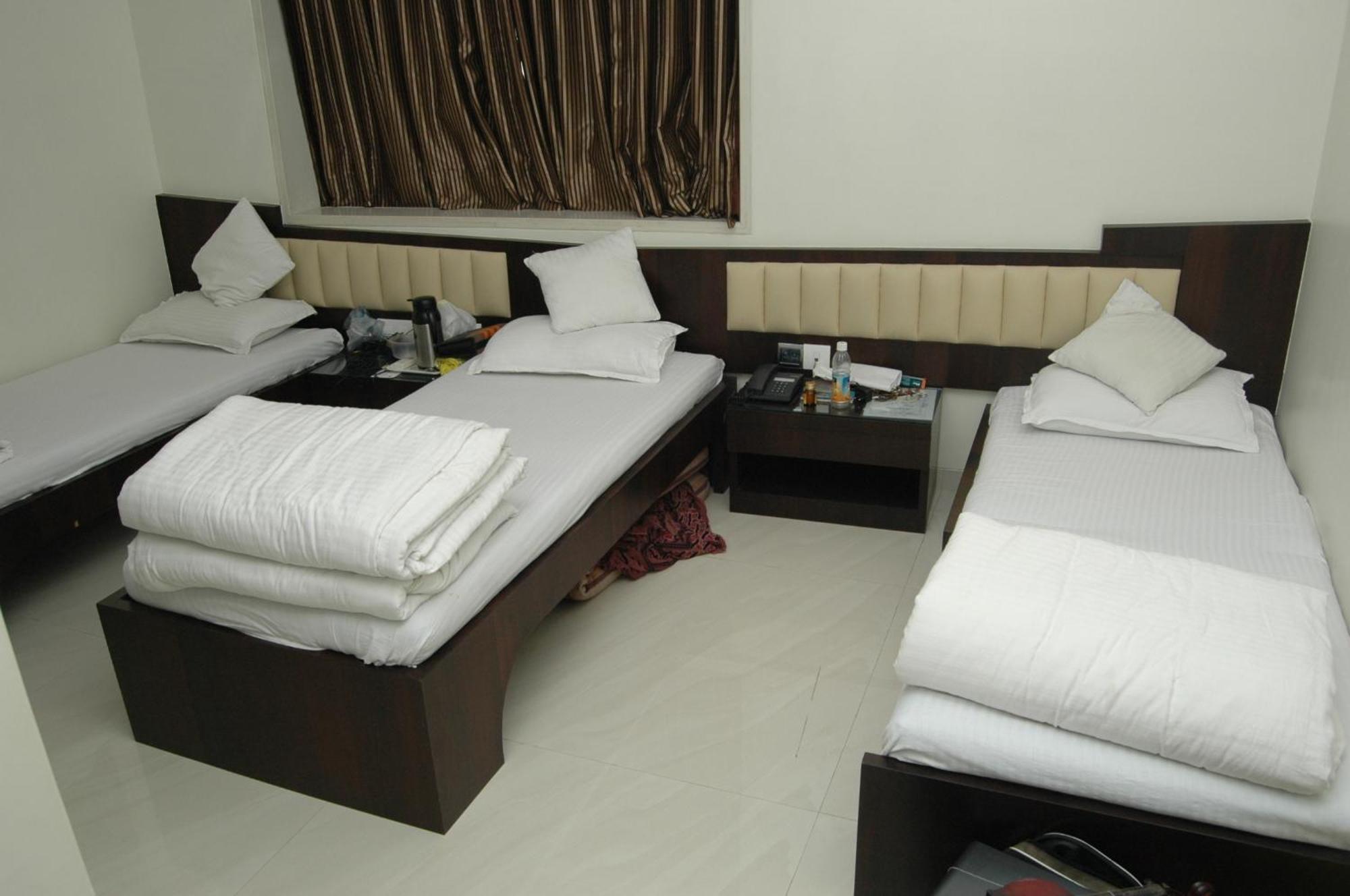 Causeway, Colaba