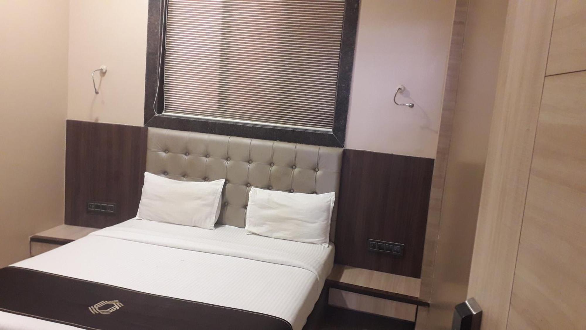 Hotel Shine Hospitality Crown *