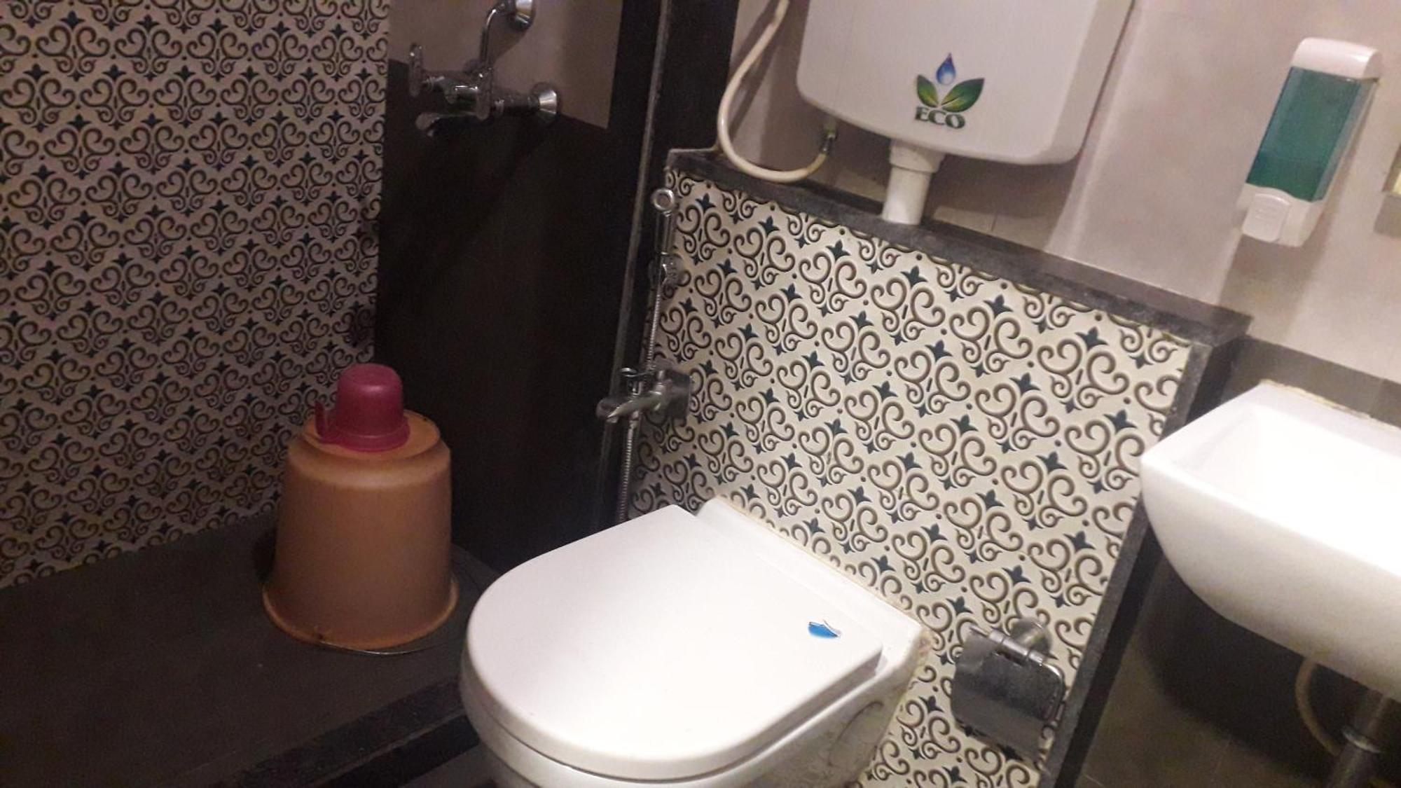 Hotel Shine Hospitality Crown *