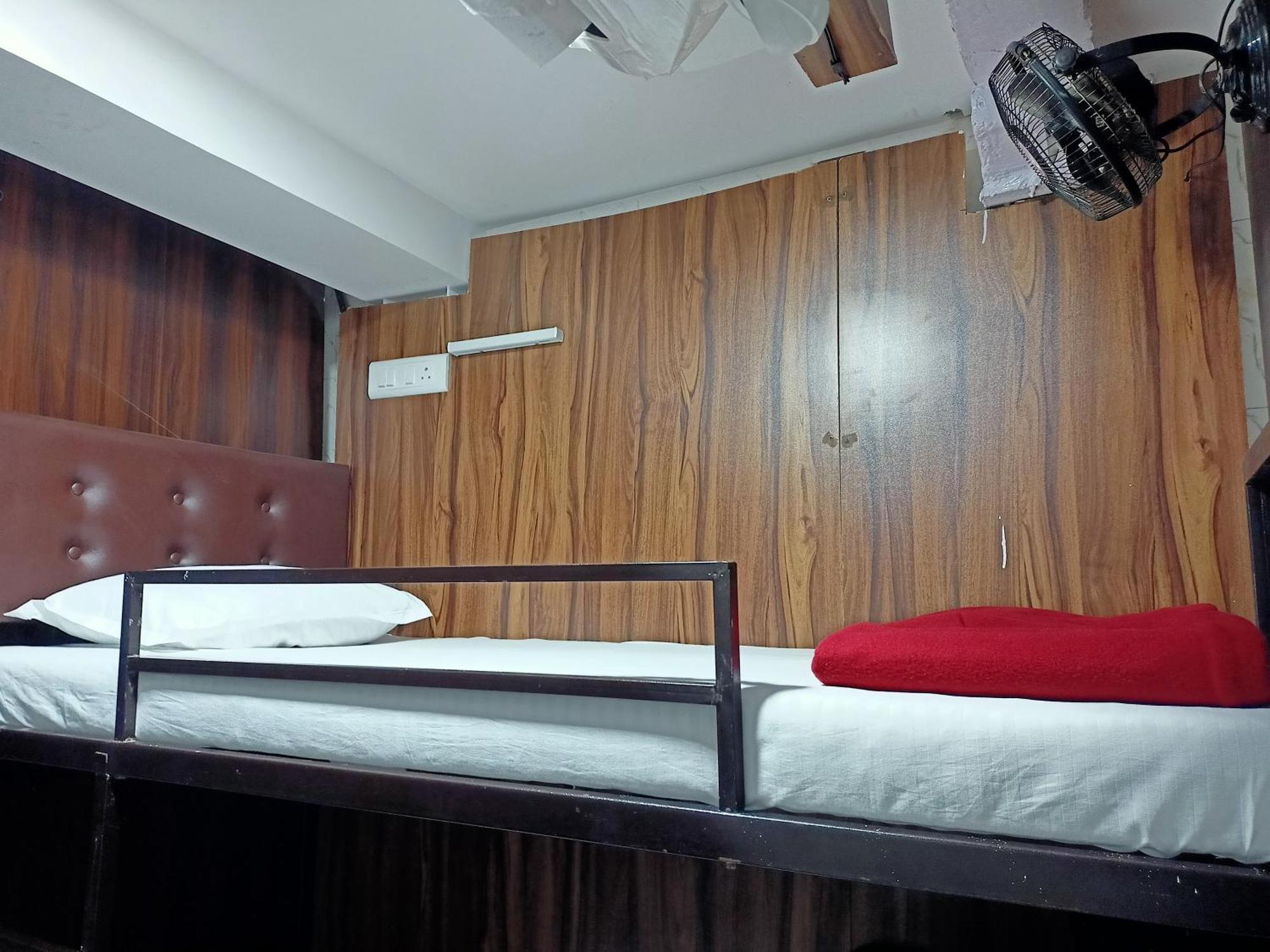 Golden View Dormitory Mumbai