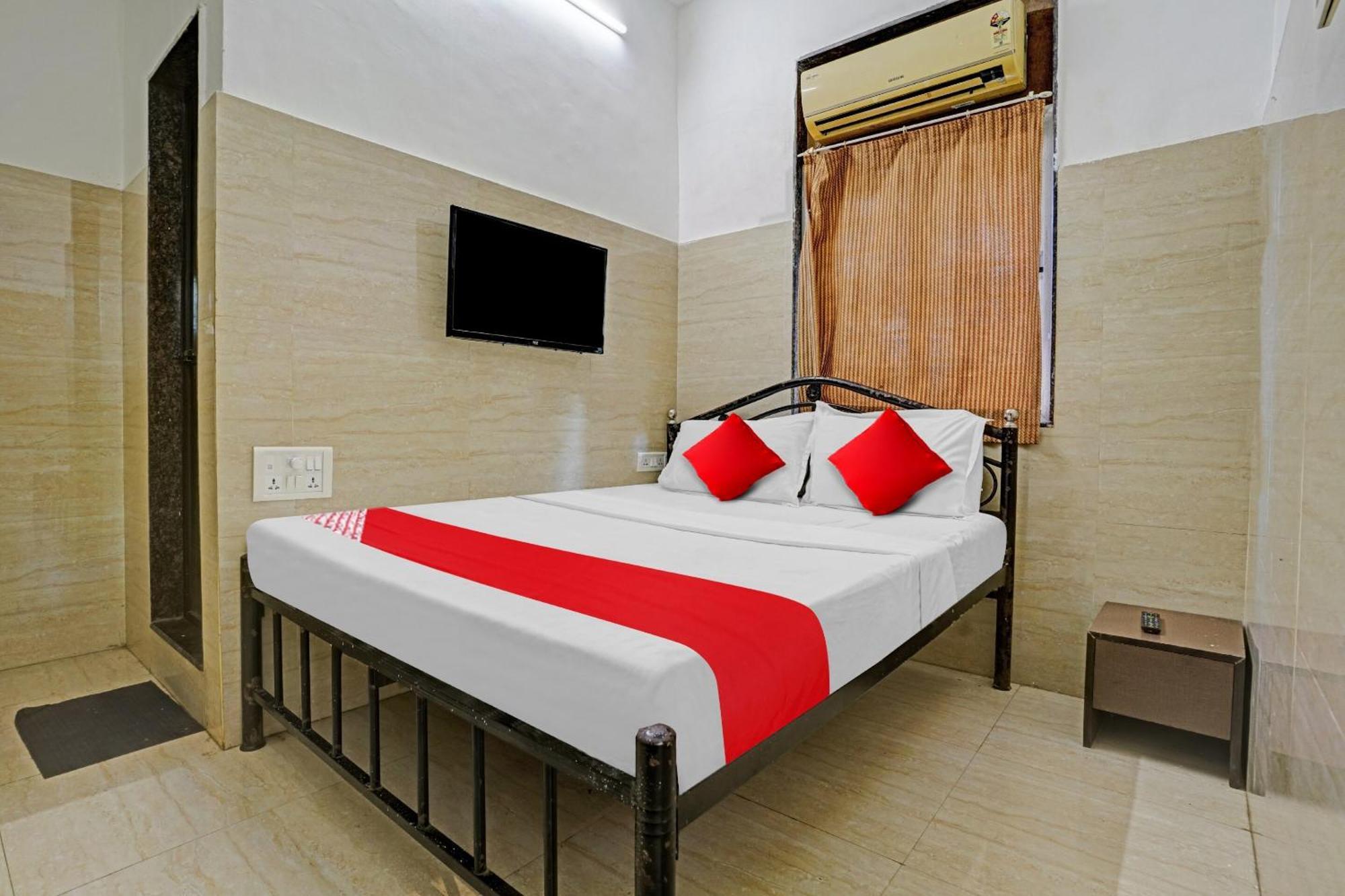 Oyo Flagship Raj Near Juhu Beach Hotel Mumbai