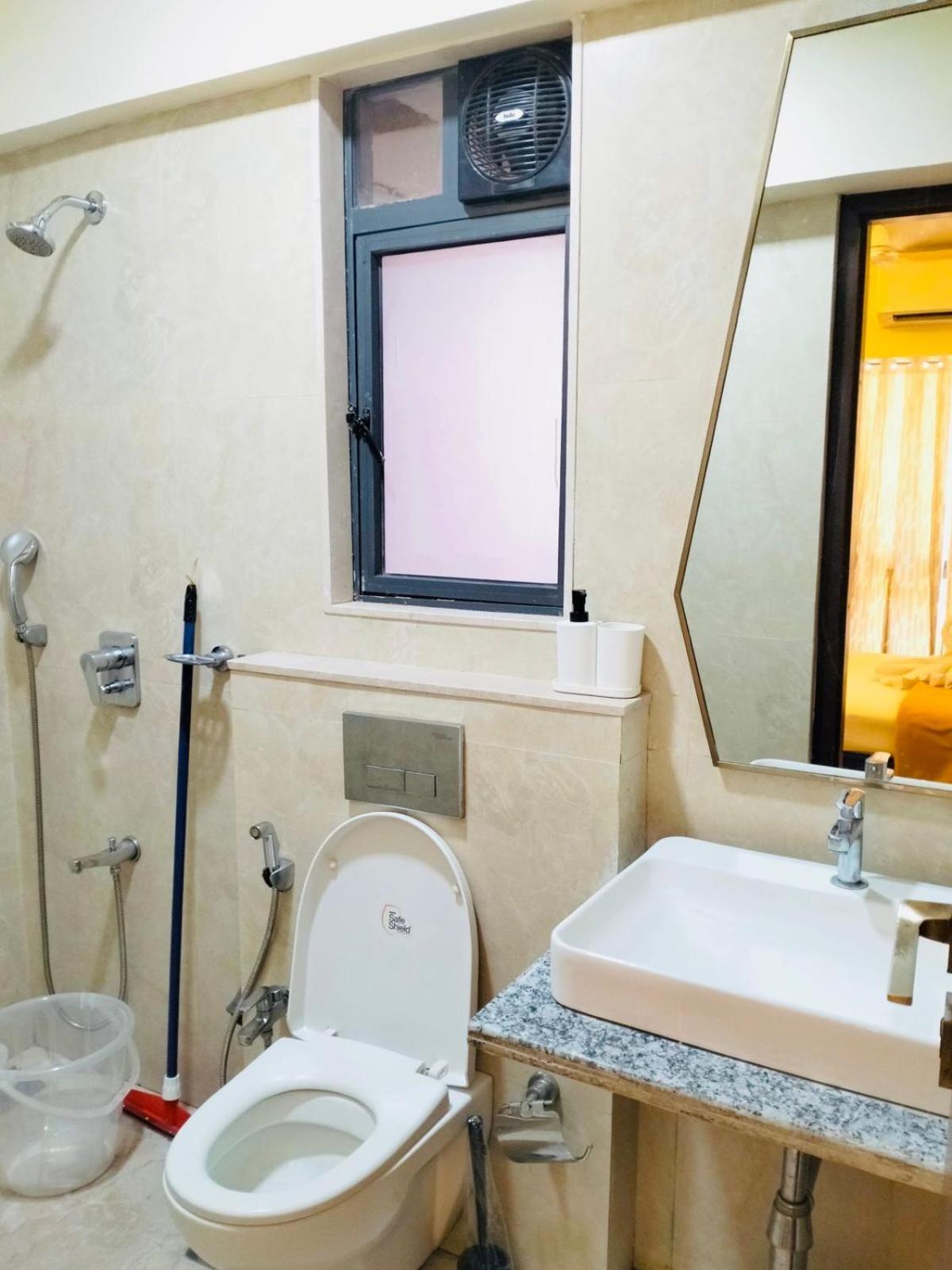 1br Service In Bkc By Florastays
