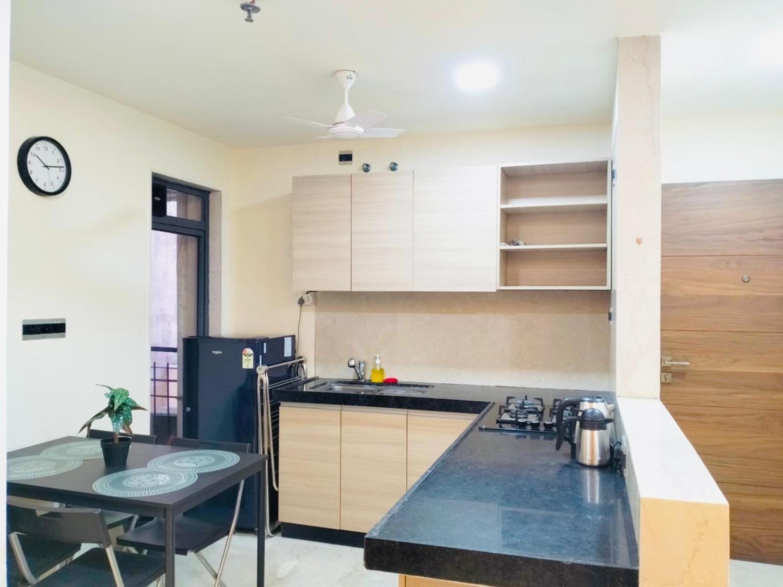 Apartment 1br Service In Bkc By Florastays