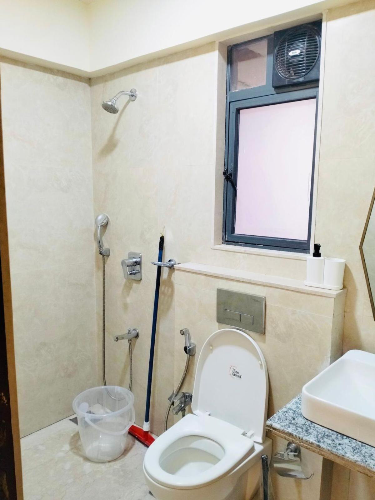 1br Service In Bkc By Florastays Mumbai