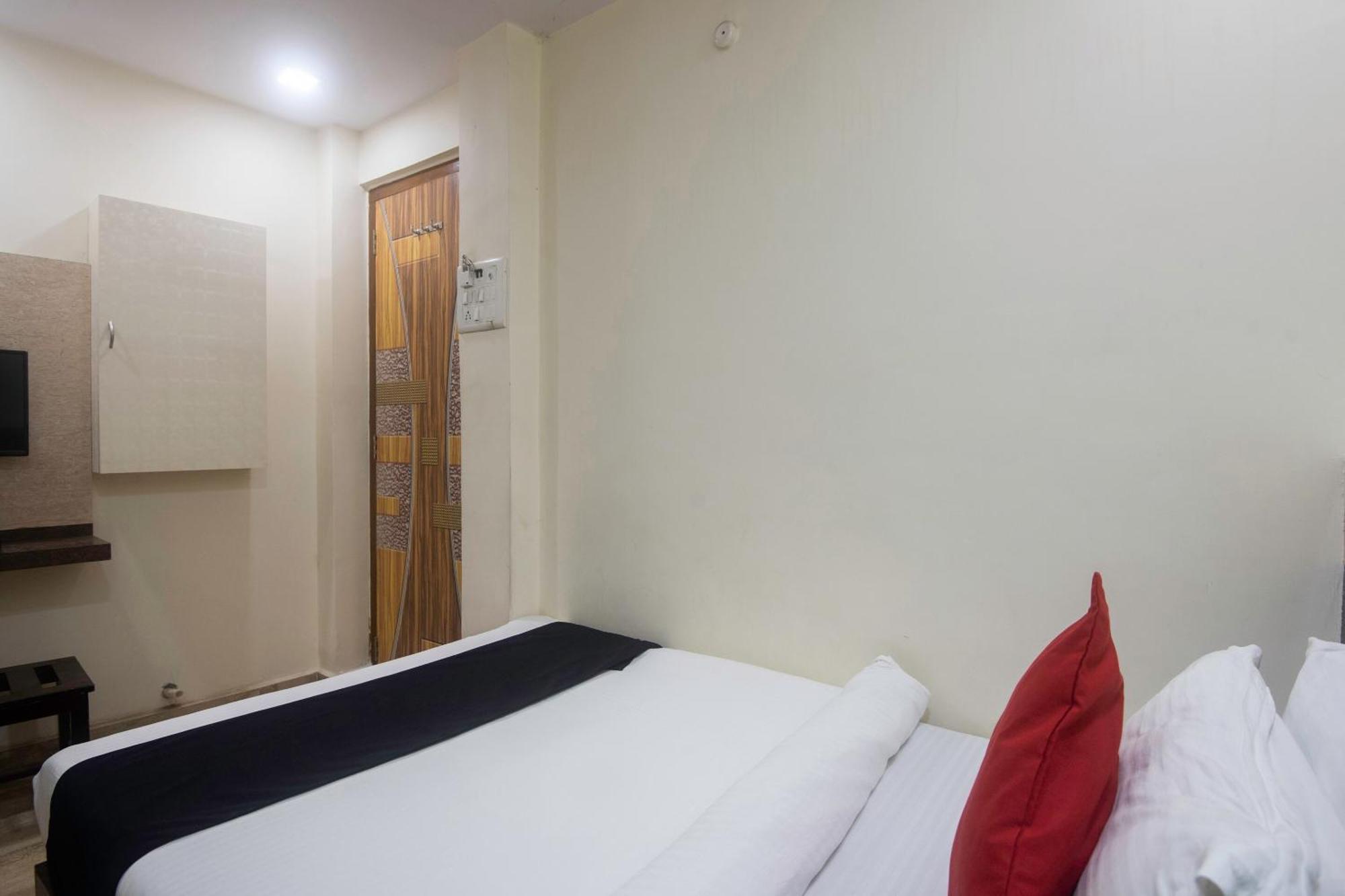 Capital O 6202 Ashir 3* Mumbai