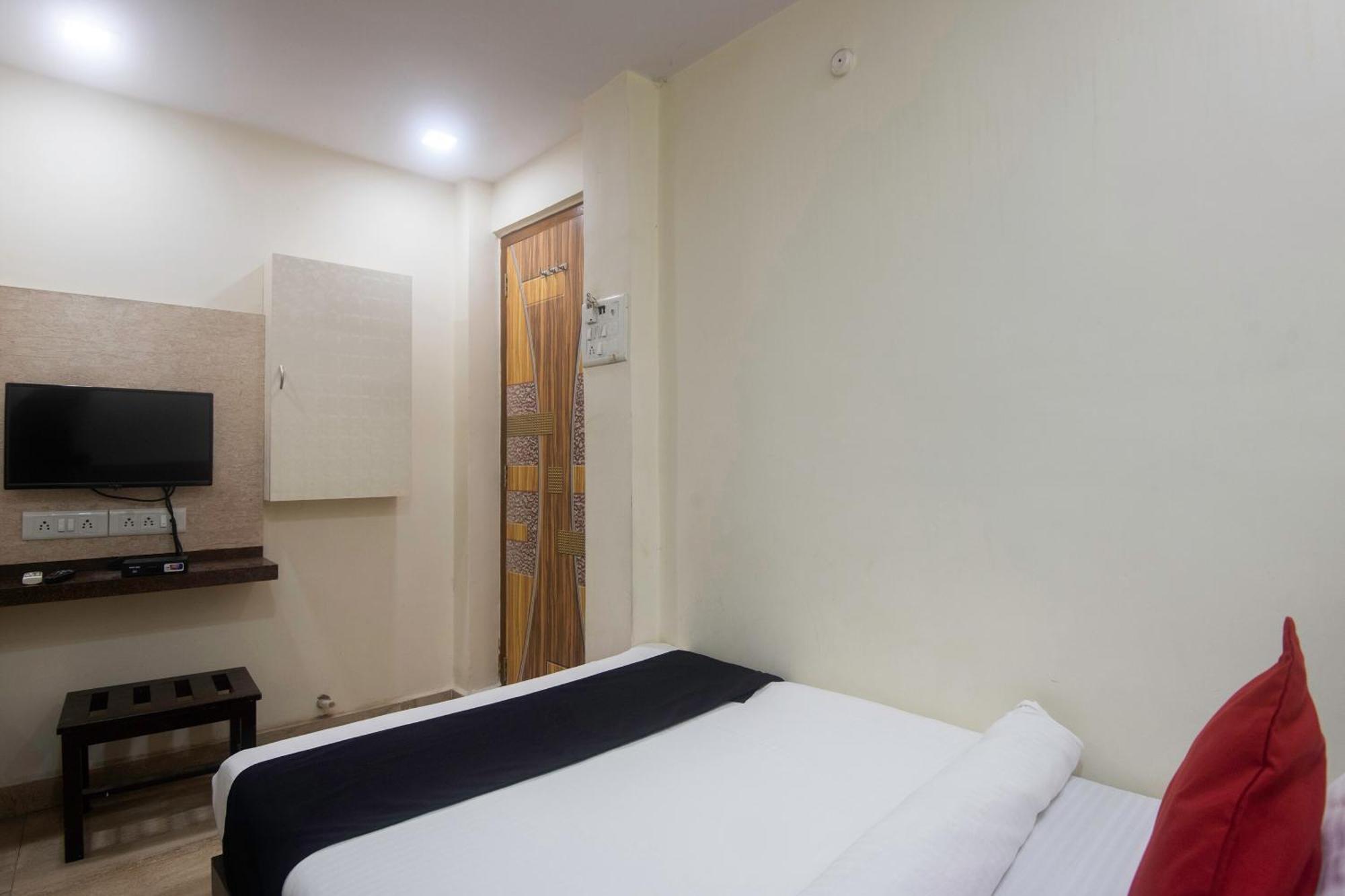 Hotel Capital O 6202 Ashir