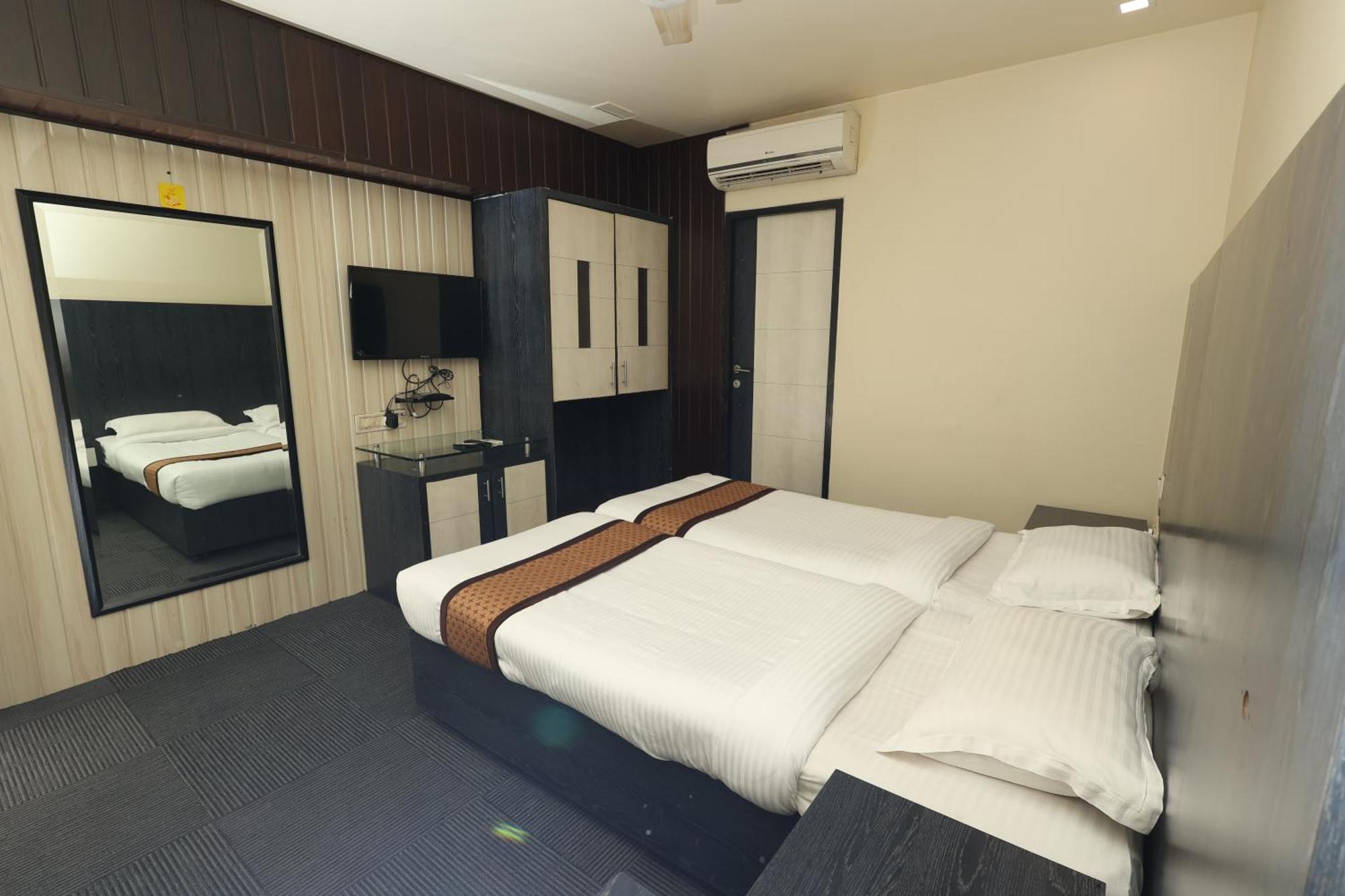 Quaint & Banquet Hotel 2*
