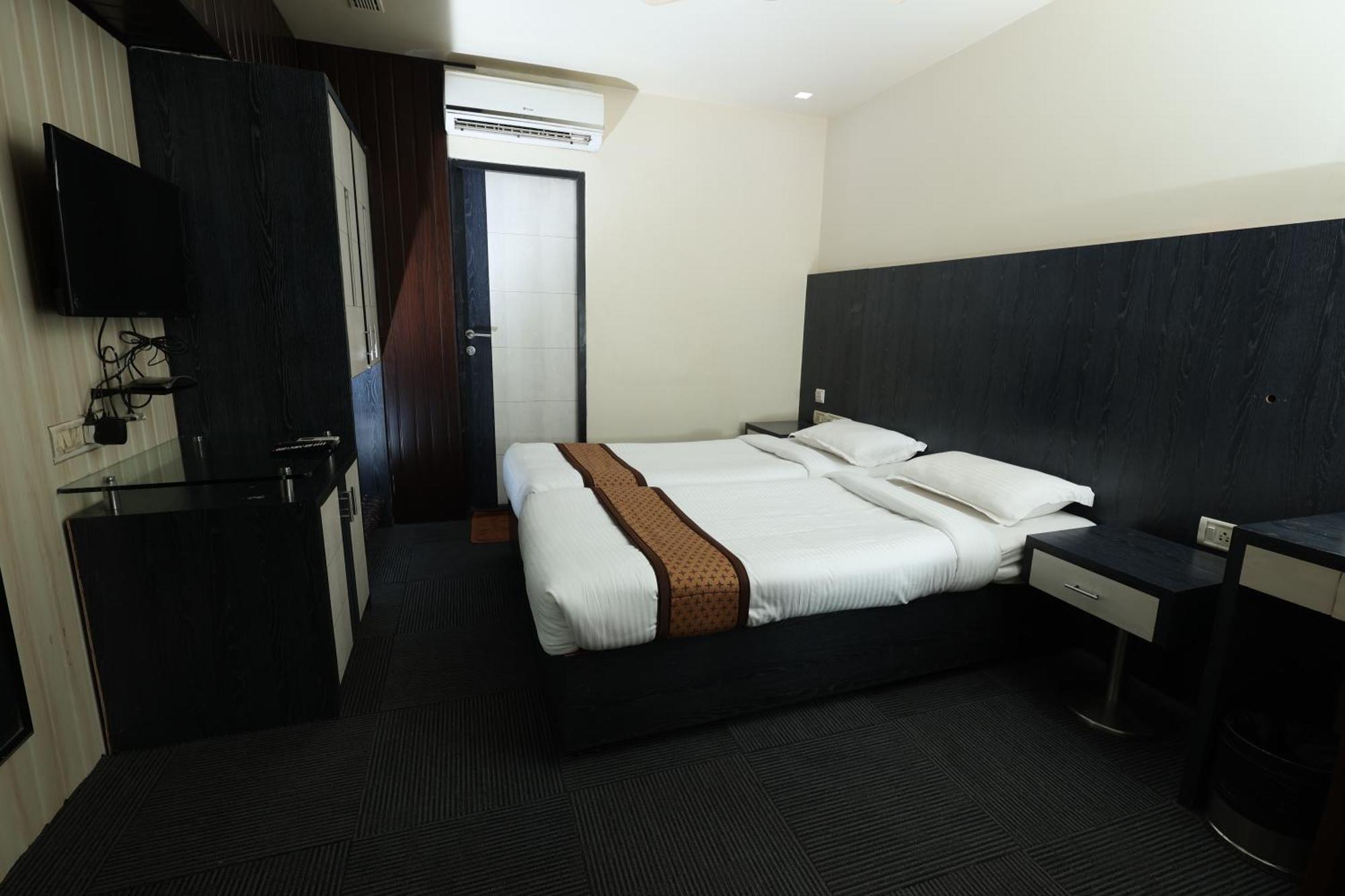 Hotel Quaint & Banquet Mumbai