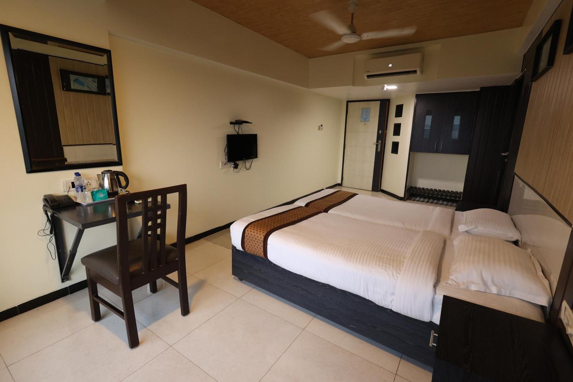Quaint & Banquet Hotel 2*