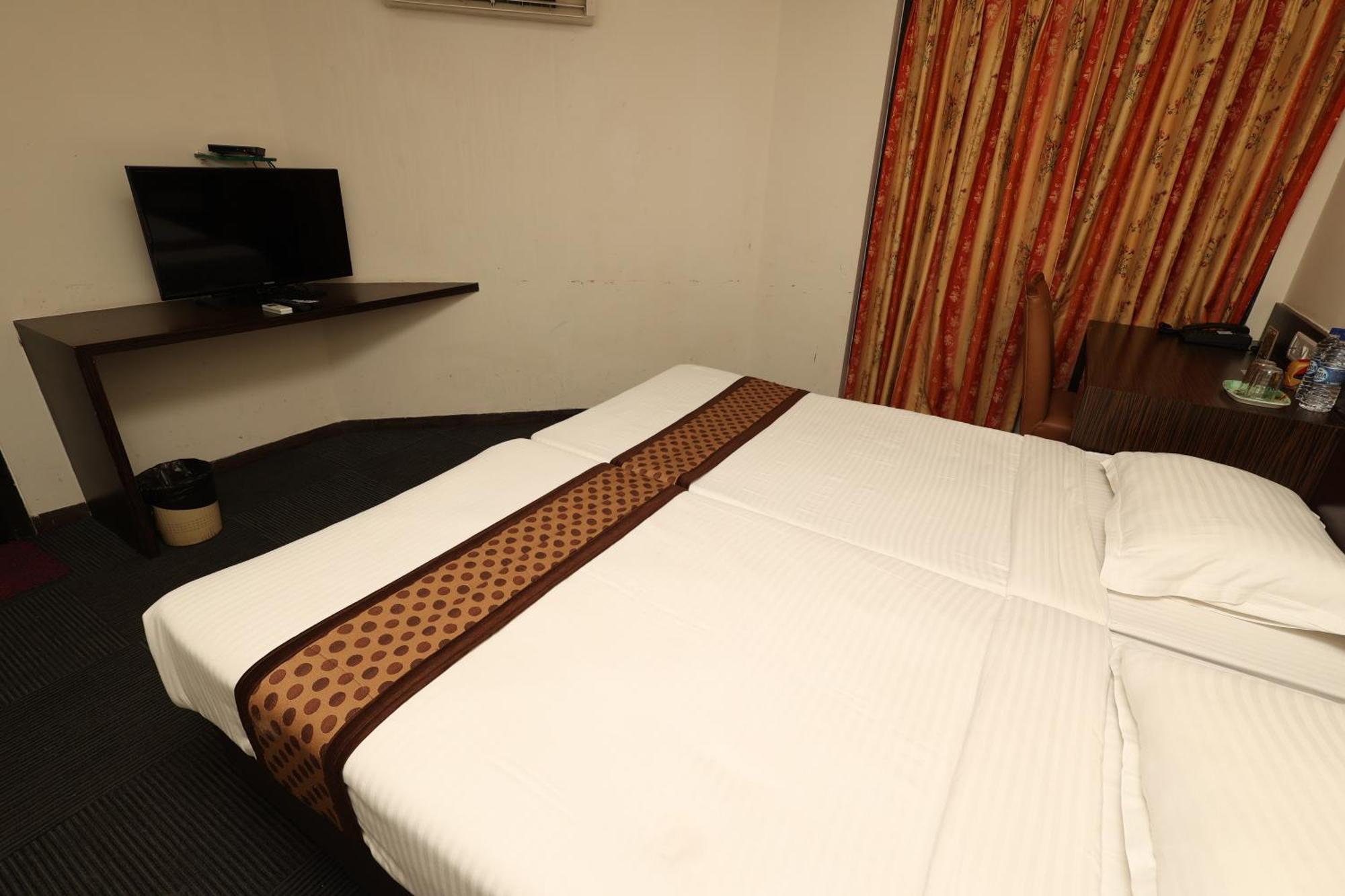 Quaint & Banquet Hotel
