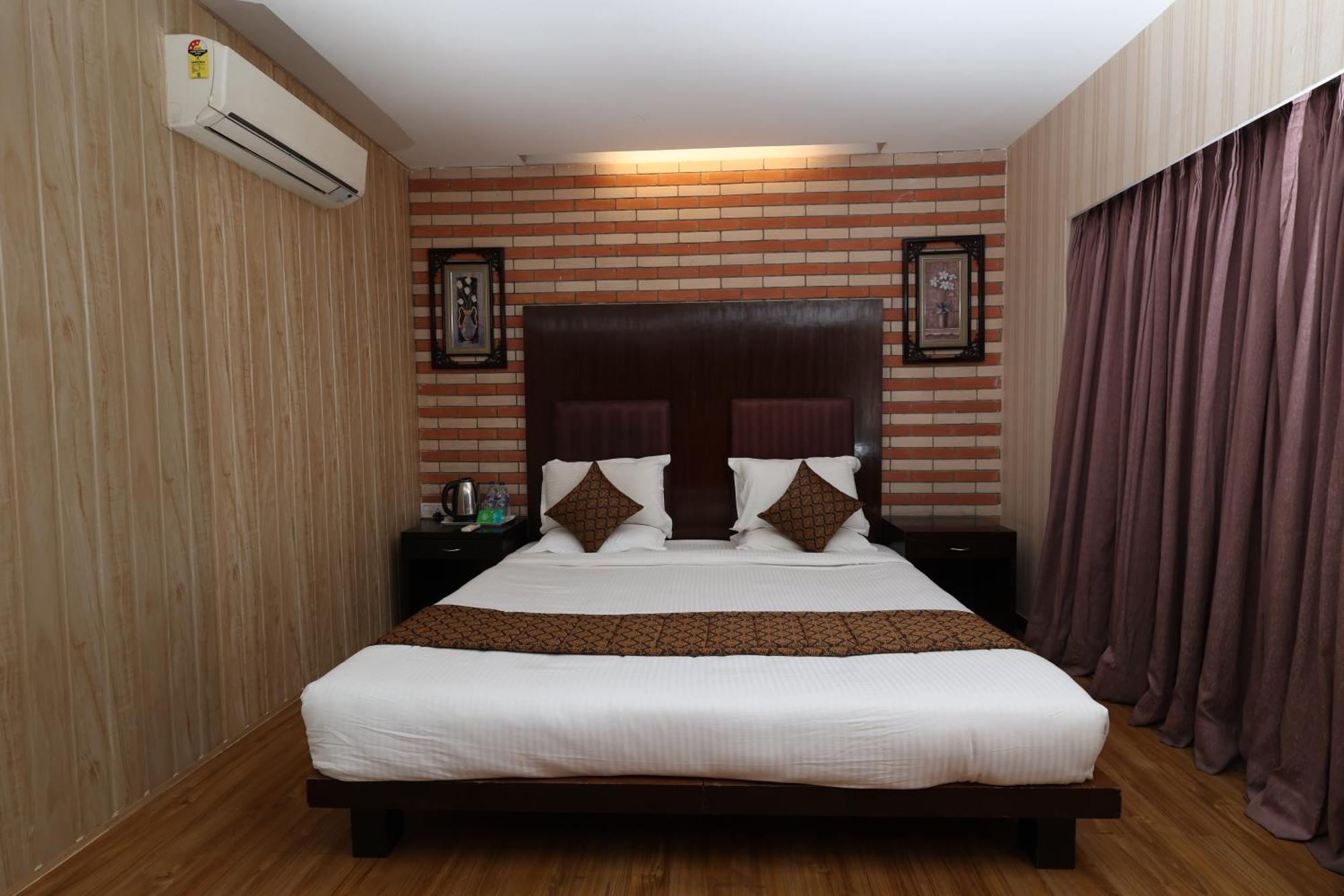 Quaint & Banquet Hotel 2*