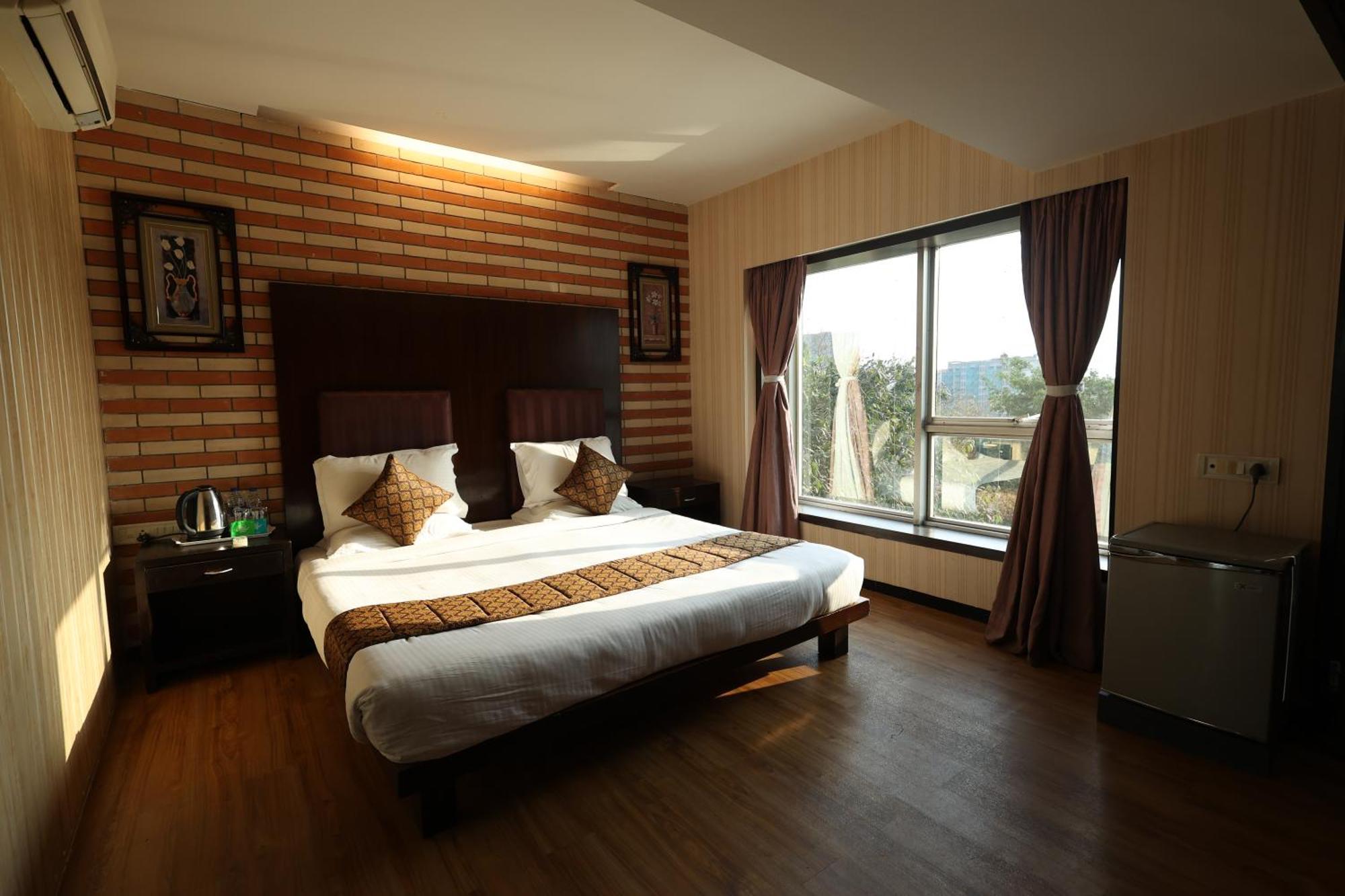 Hotel Quaint & Banquet 2*