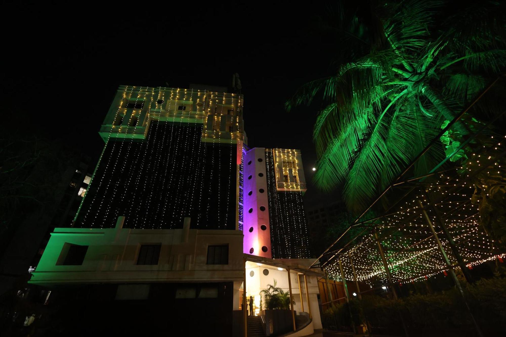 Quaint & Banquet Hotel