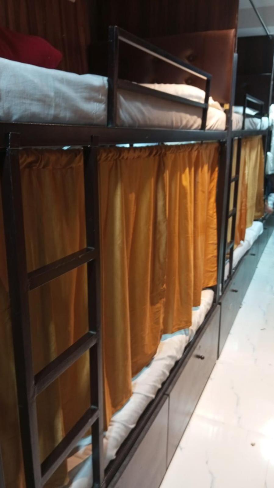 Golden View Dormitory Guest house Mumbai