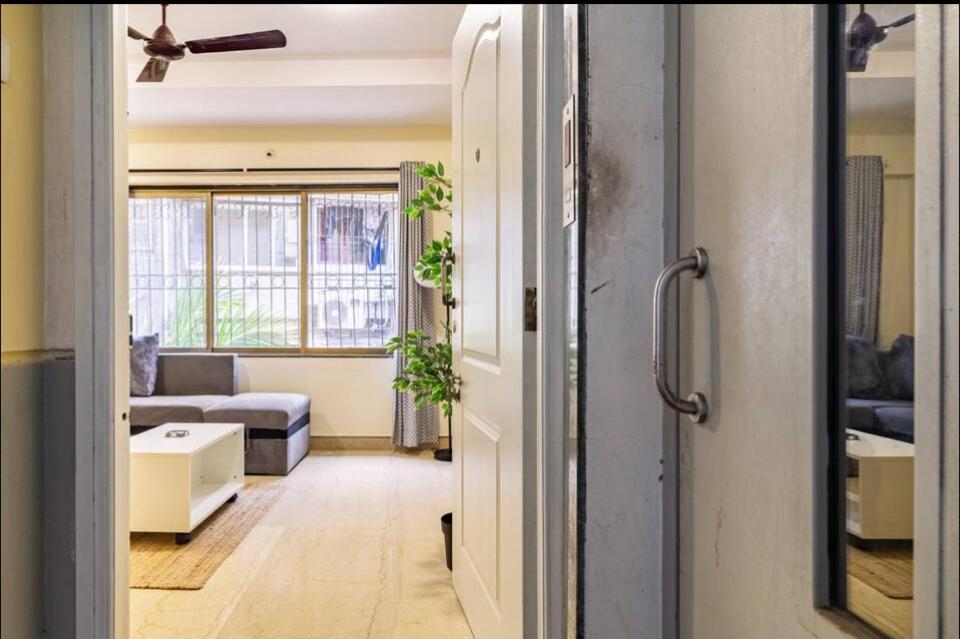 2bhk, Off Carter Rd, Bandra West Apartment
