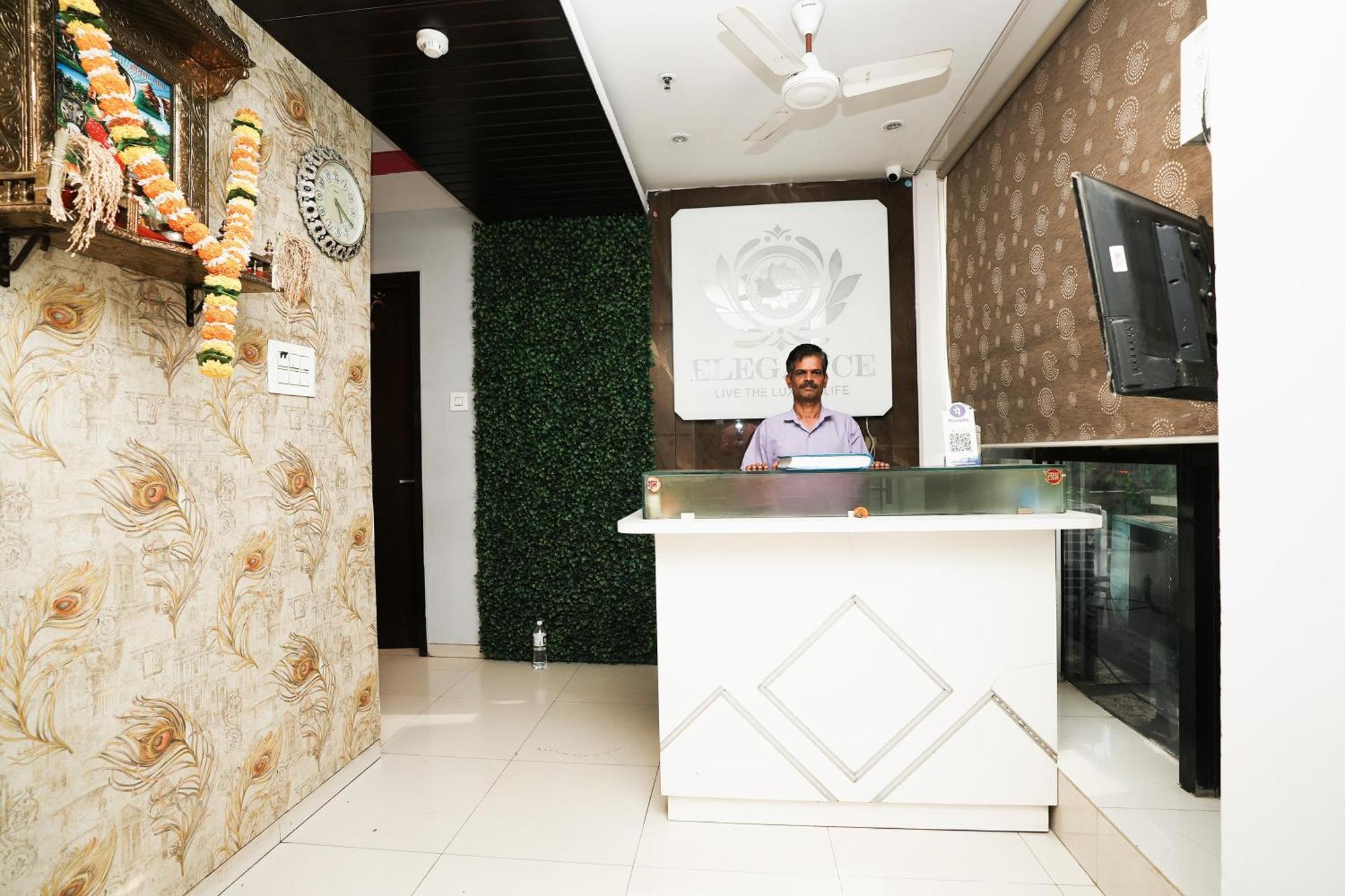 Elegance Hotel