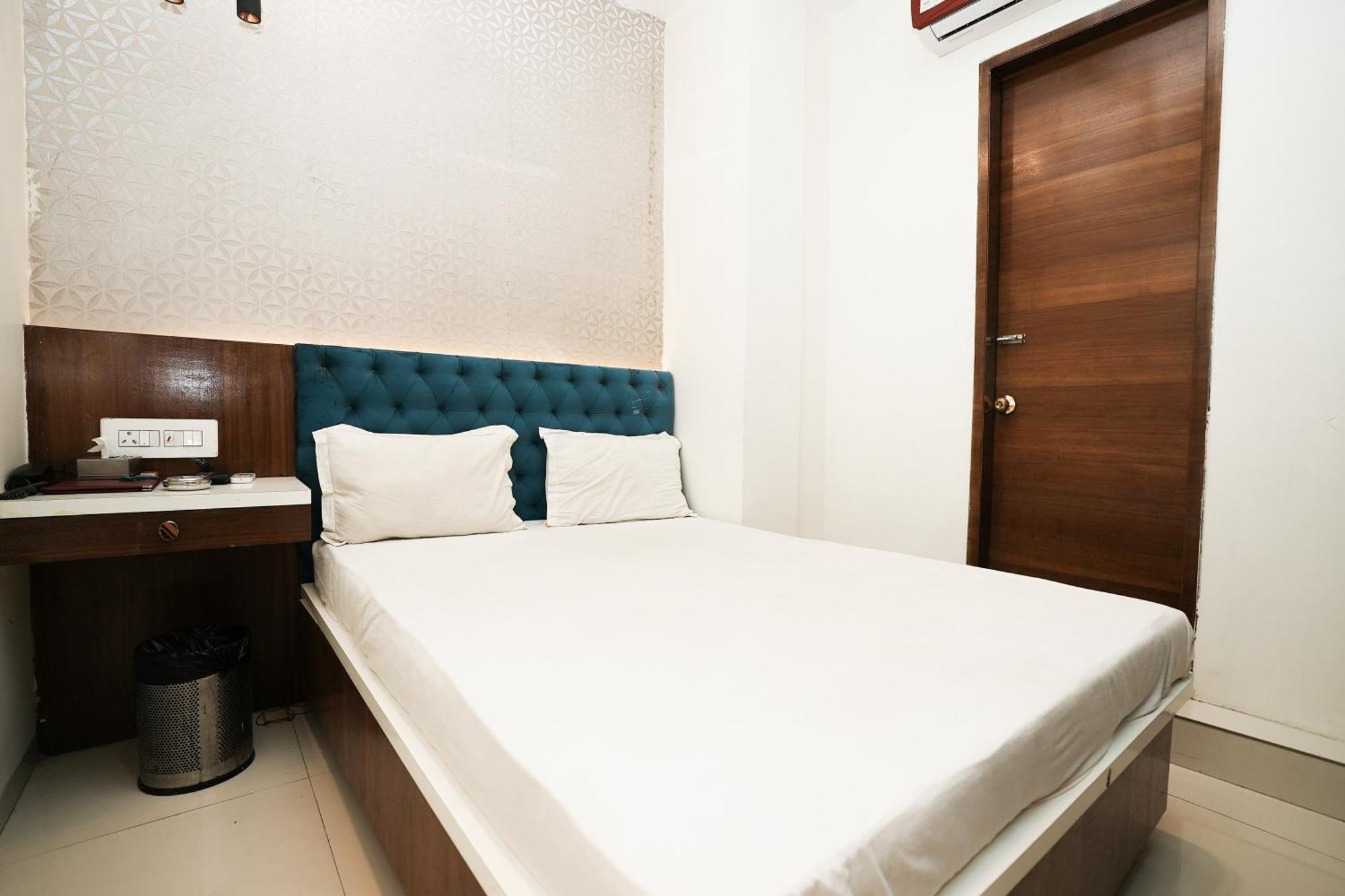 Elegance Hotel 2*