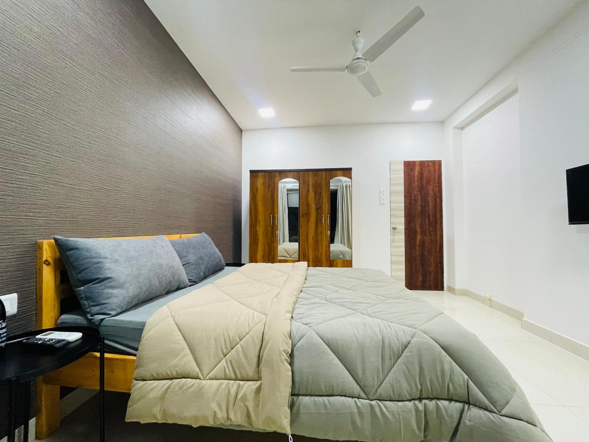 Luxe-bnb Near Airport Homestay