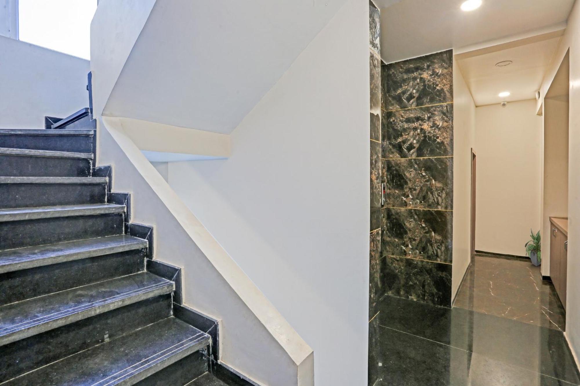 Capital O Calista Hotel 3*