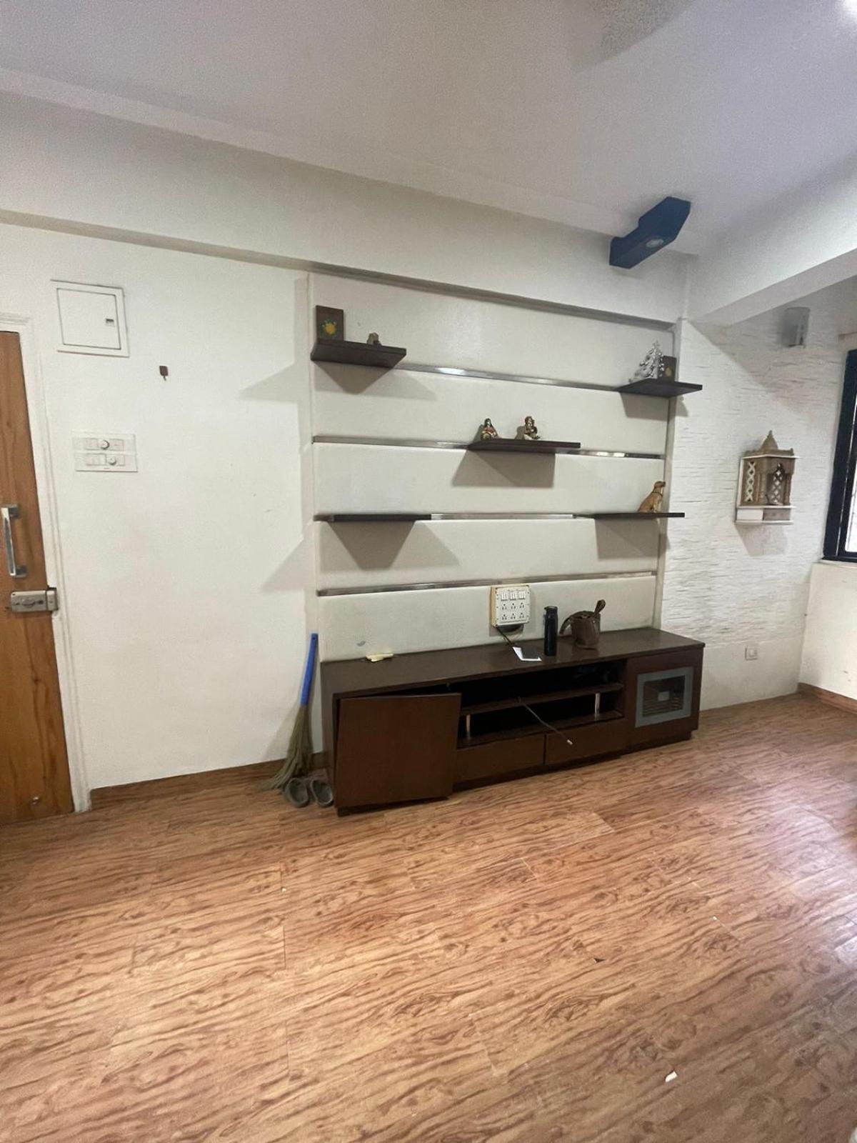 Apartment One Bhk In Matunga Mumbai
