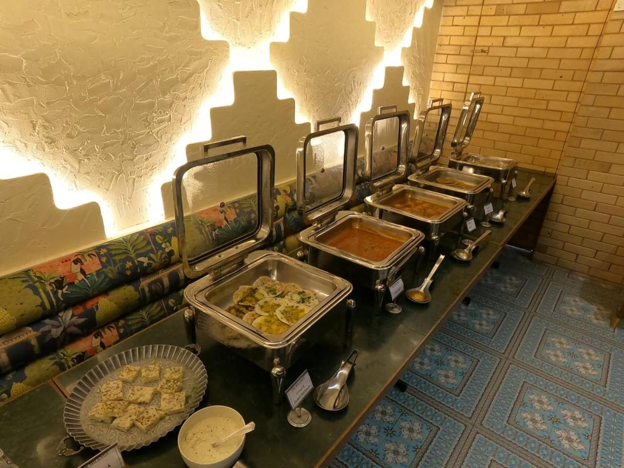House, Malad Hotel