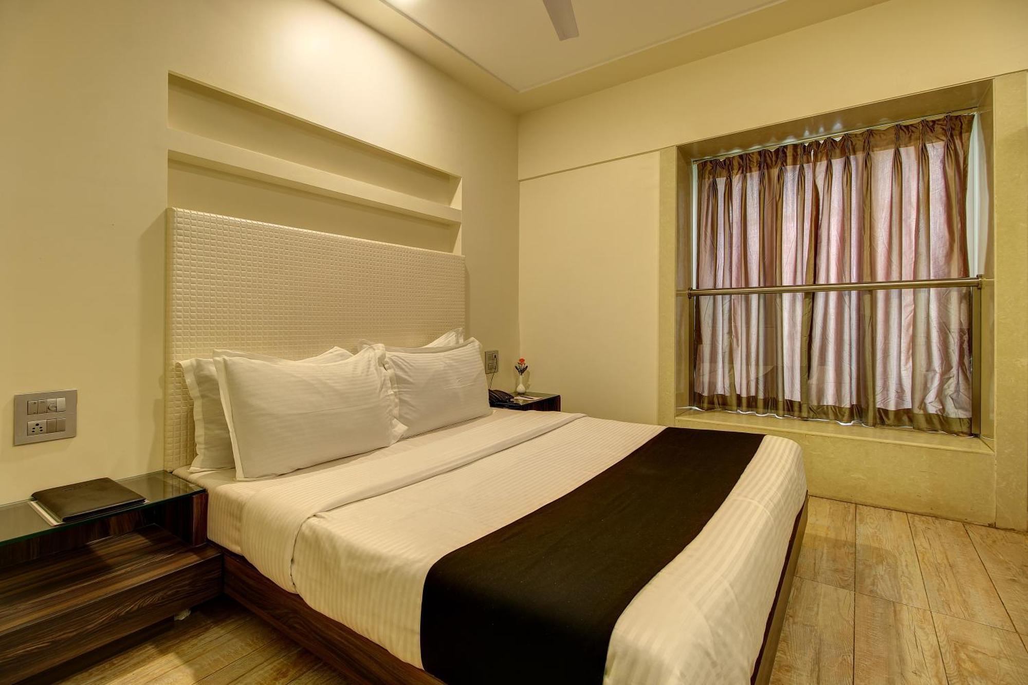 House Juhu, Santacruz West, Mumbai