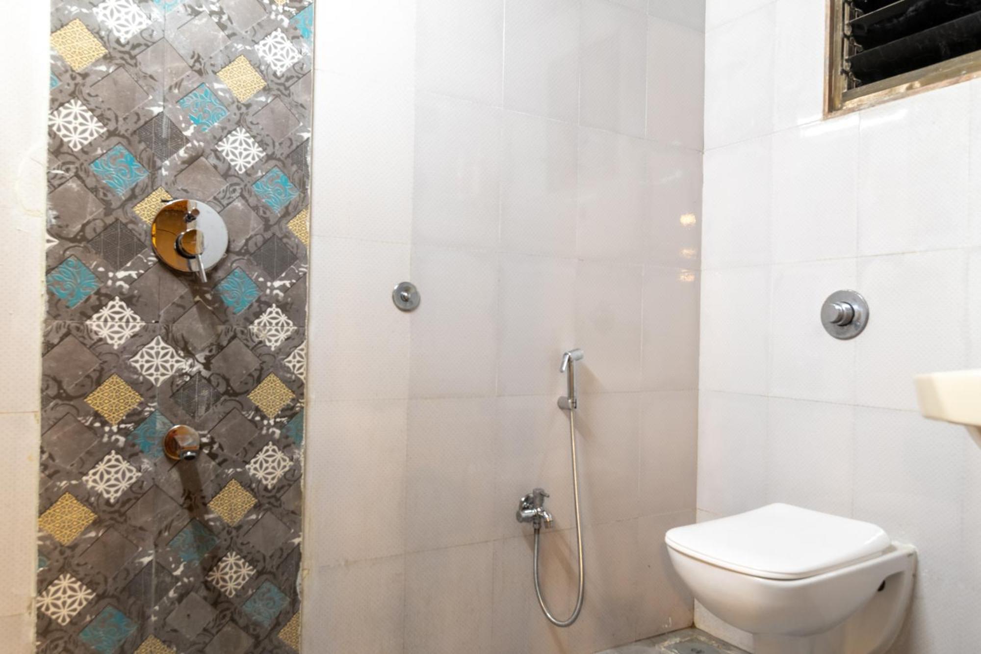 Apartment Osi Jogeshwari West Mumbai