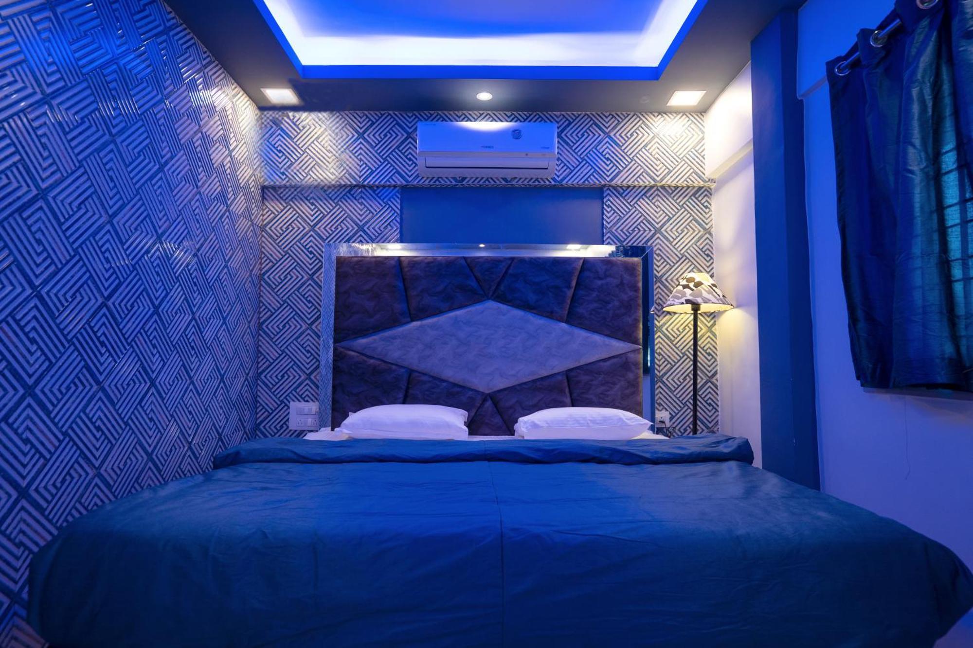 Apartment Osi Andheri West Mumbai