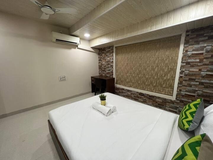 3br Service In Parel