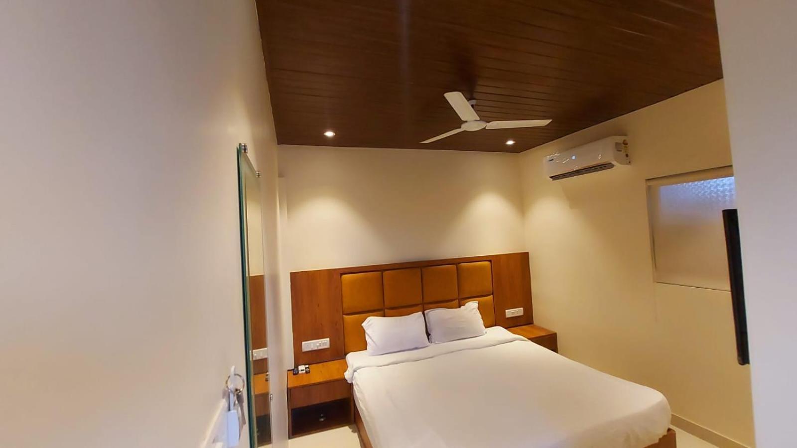 Hotel Rigga Kokilaben Dhirubhai Ambani Hospital
