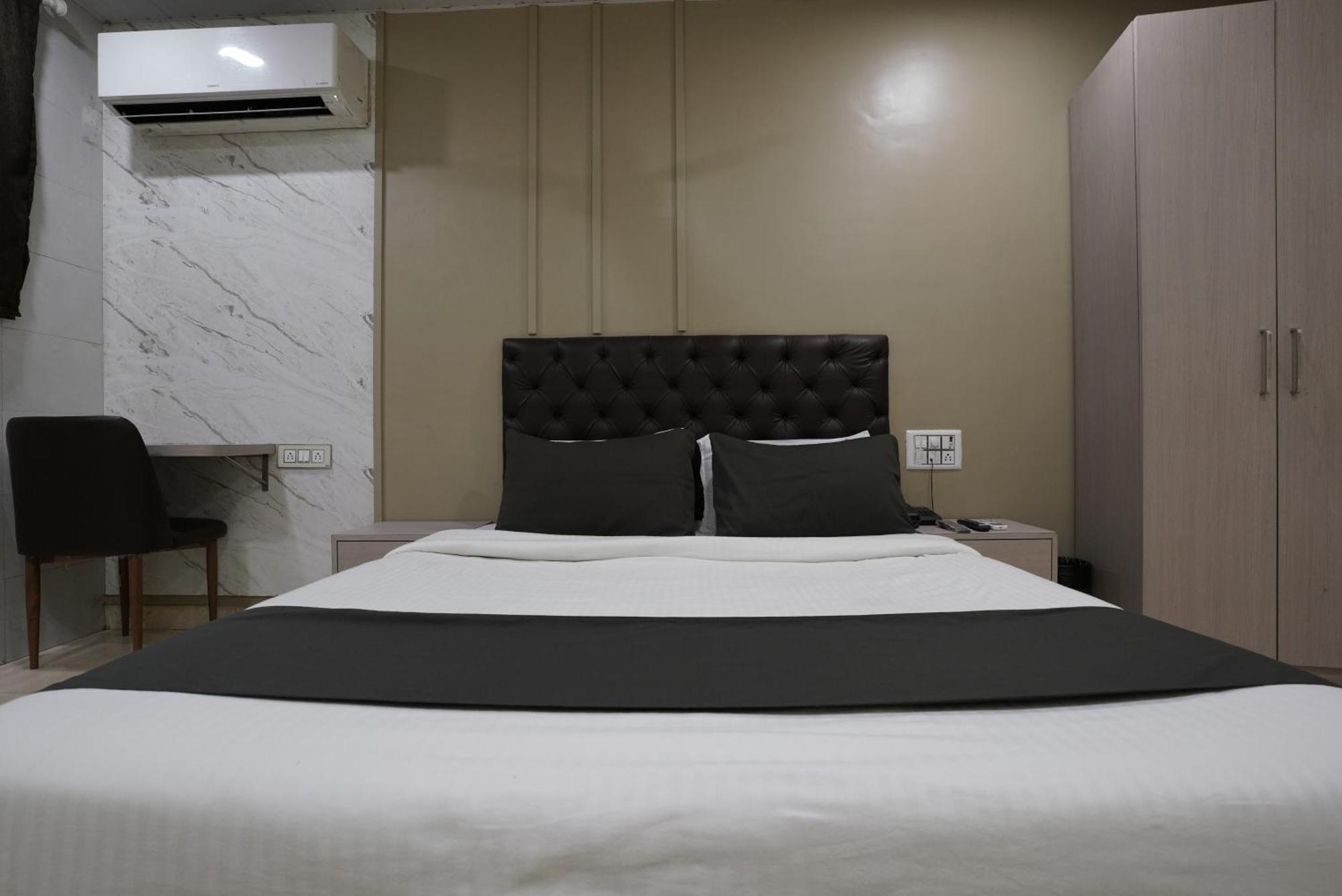 Guest house U Life Residency