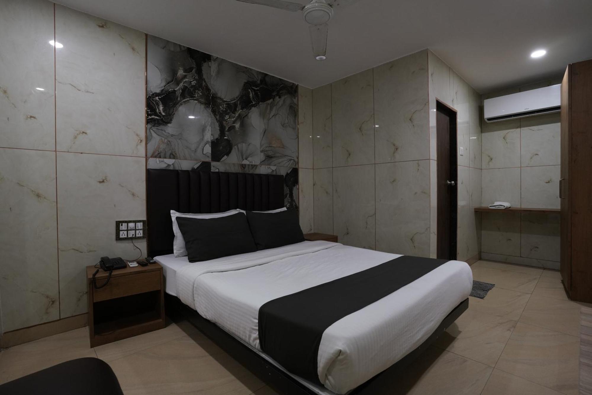 U Life Residency Guest house Mumbai