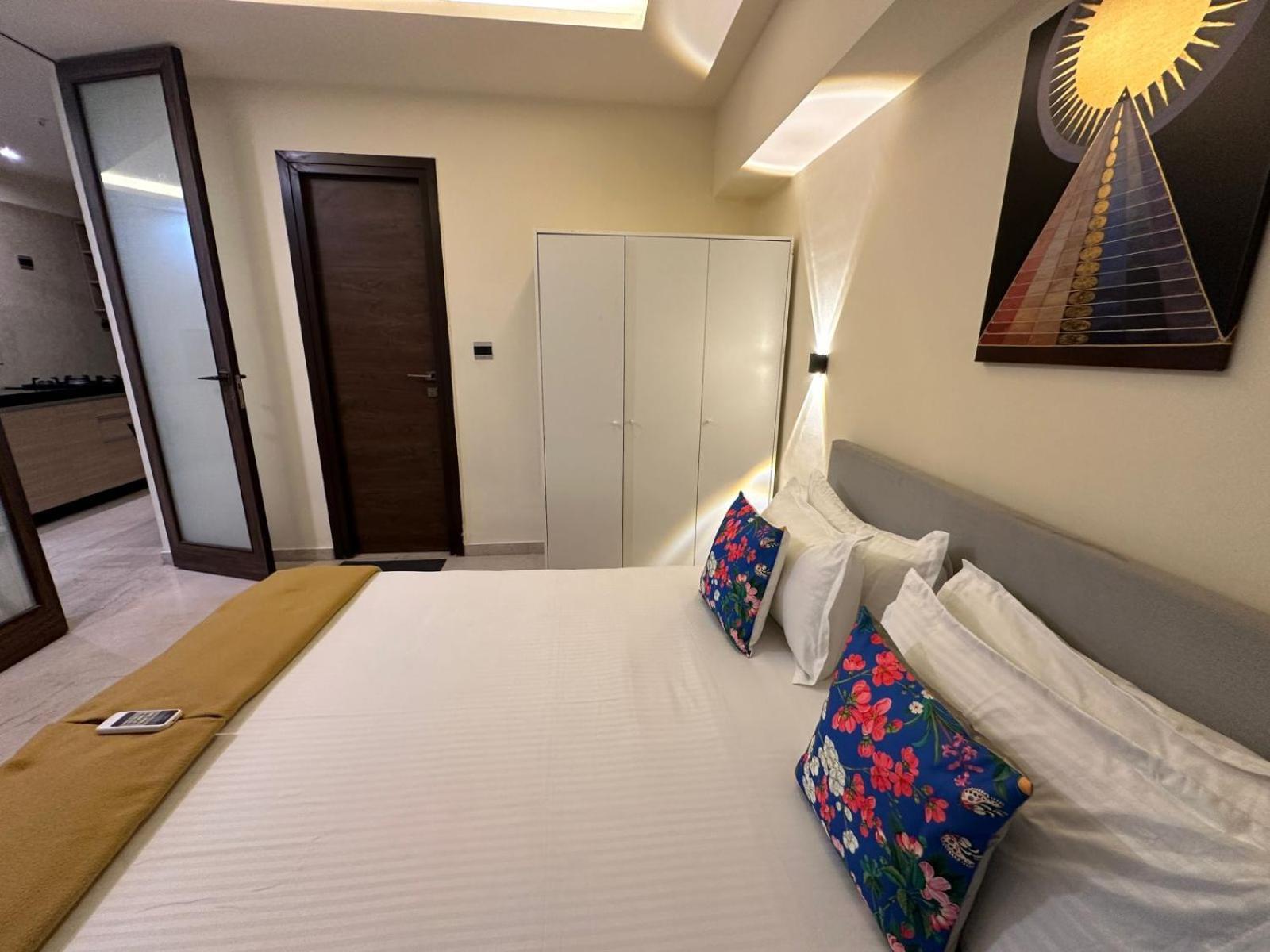 Apartment 1br Service In Bkc By Florastays Mumbai