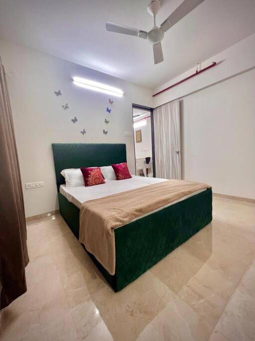Hillview Comfy Flat In Dahisar Apartment *