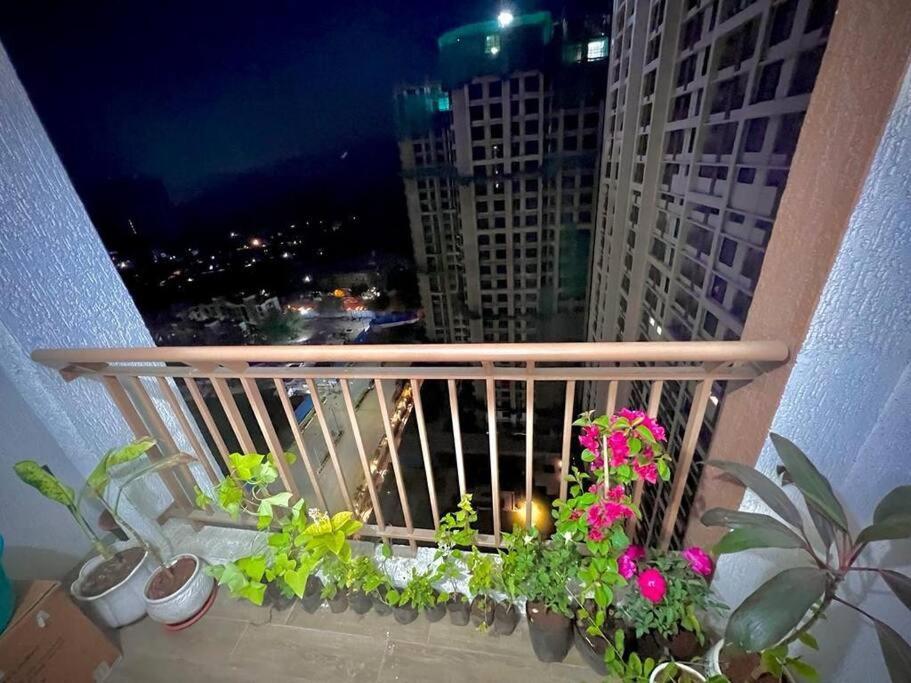 Apartment Hillview Comfy Flat In Dahisar *