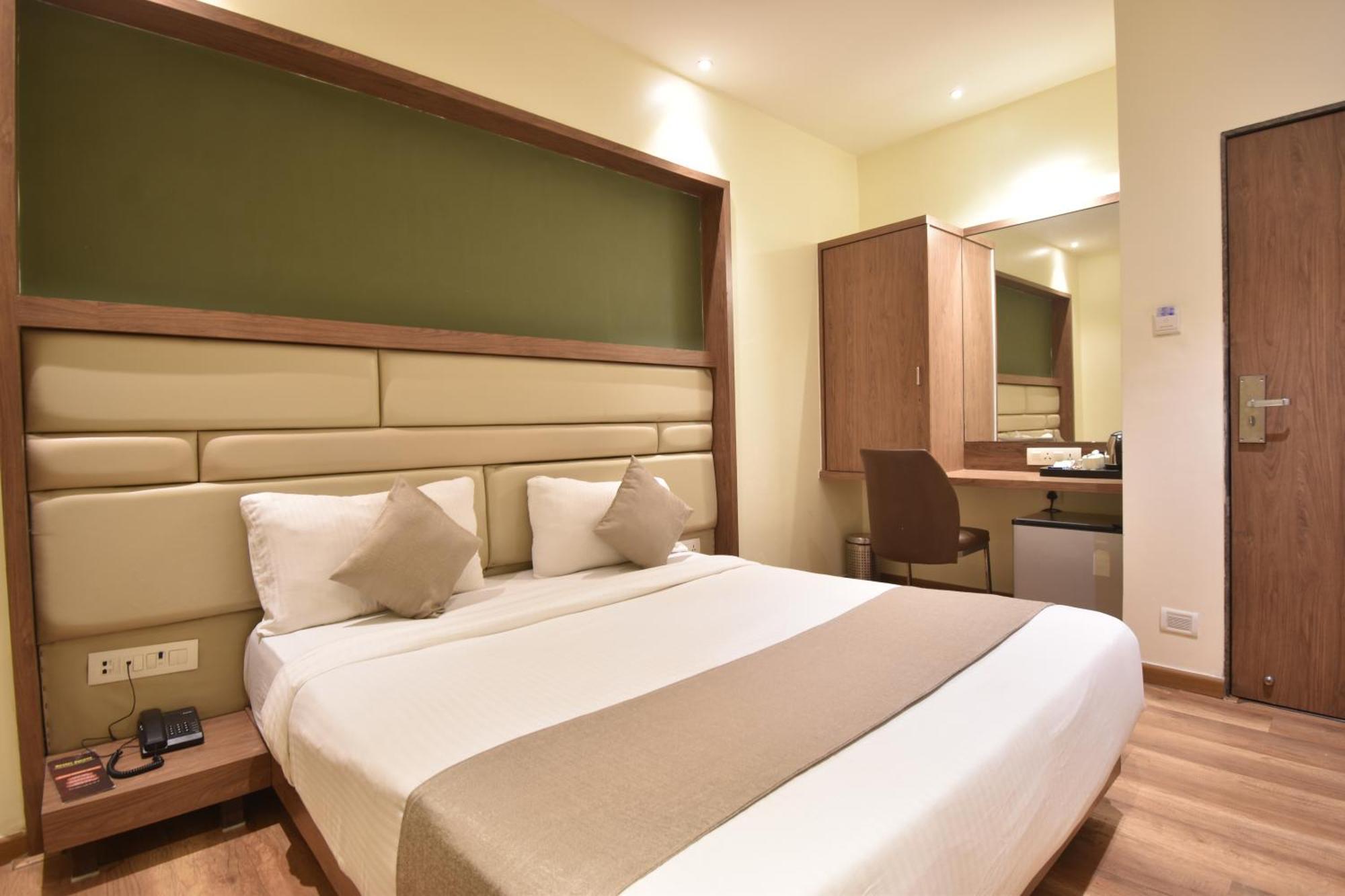 Hotel The Aarya A Smart Business Mumbai