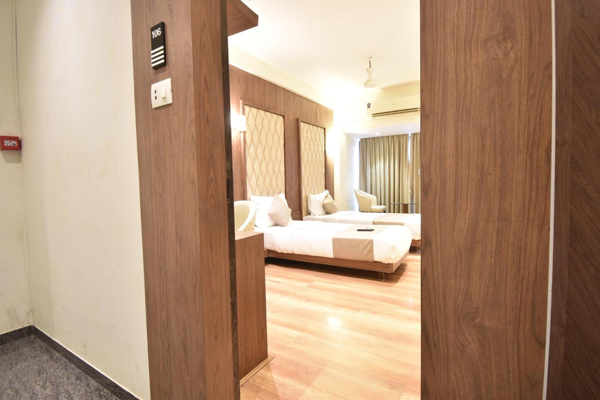 Hotel The Aarya A Smart Business Mumbai