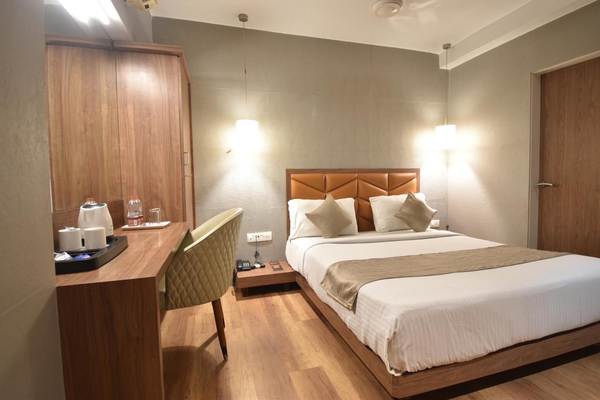 Hotel The Aarya A Smart Business Mumbai