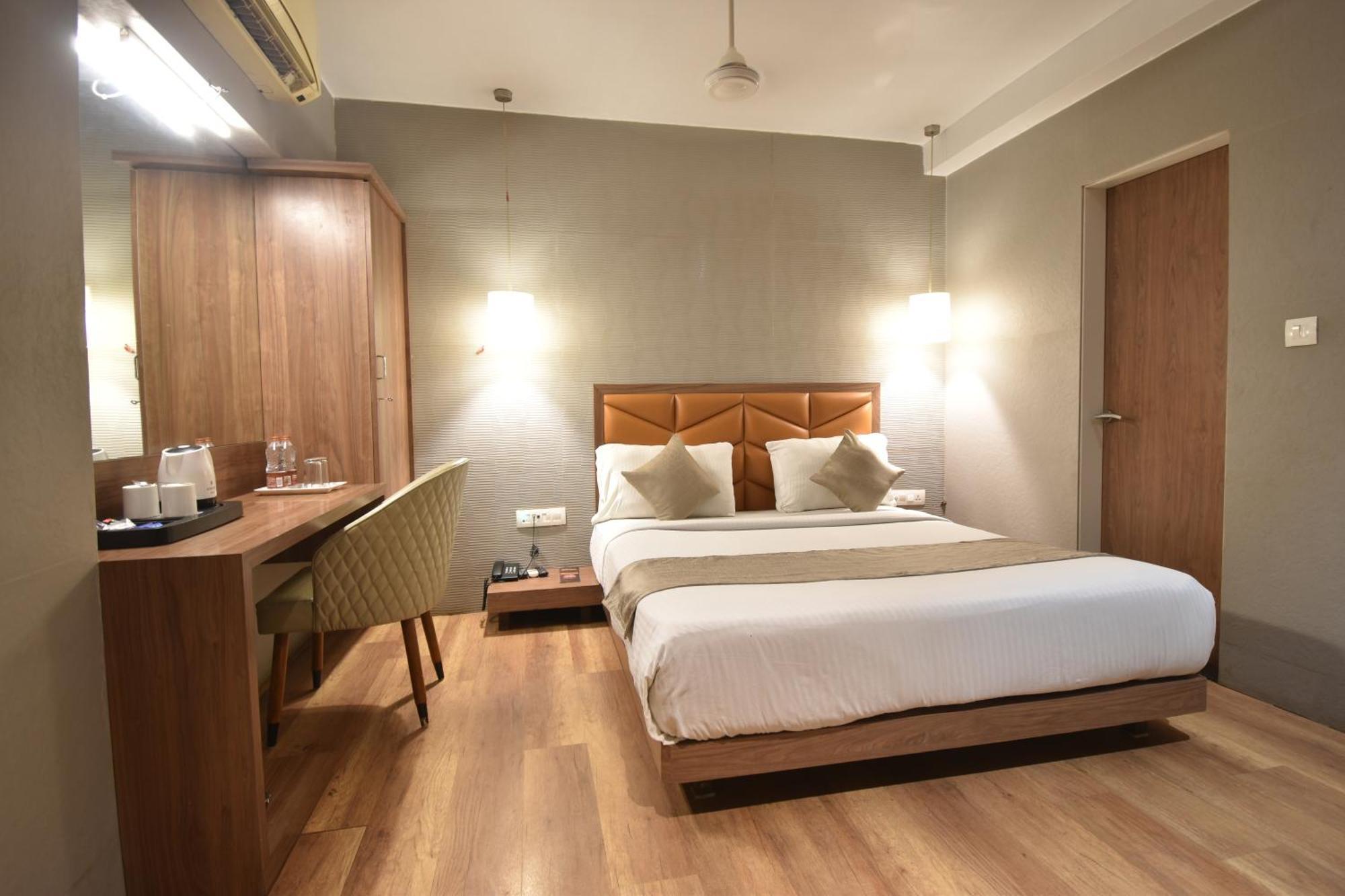 Hotel The Aarya A Smart Business Mumbai