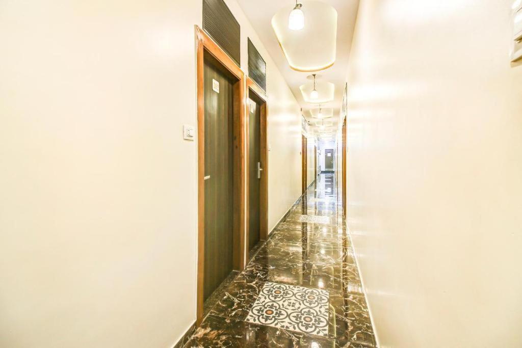 Hotel Glitz Axis International - Nr Iit & T2 3*