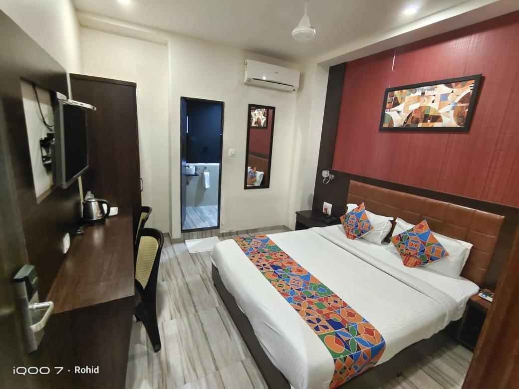 Glitz Axis International - Nr Iit & T2 Hotel Mumbai