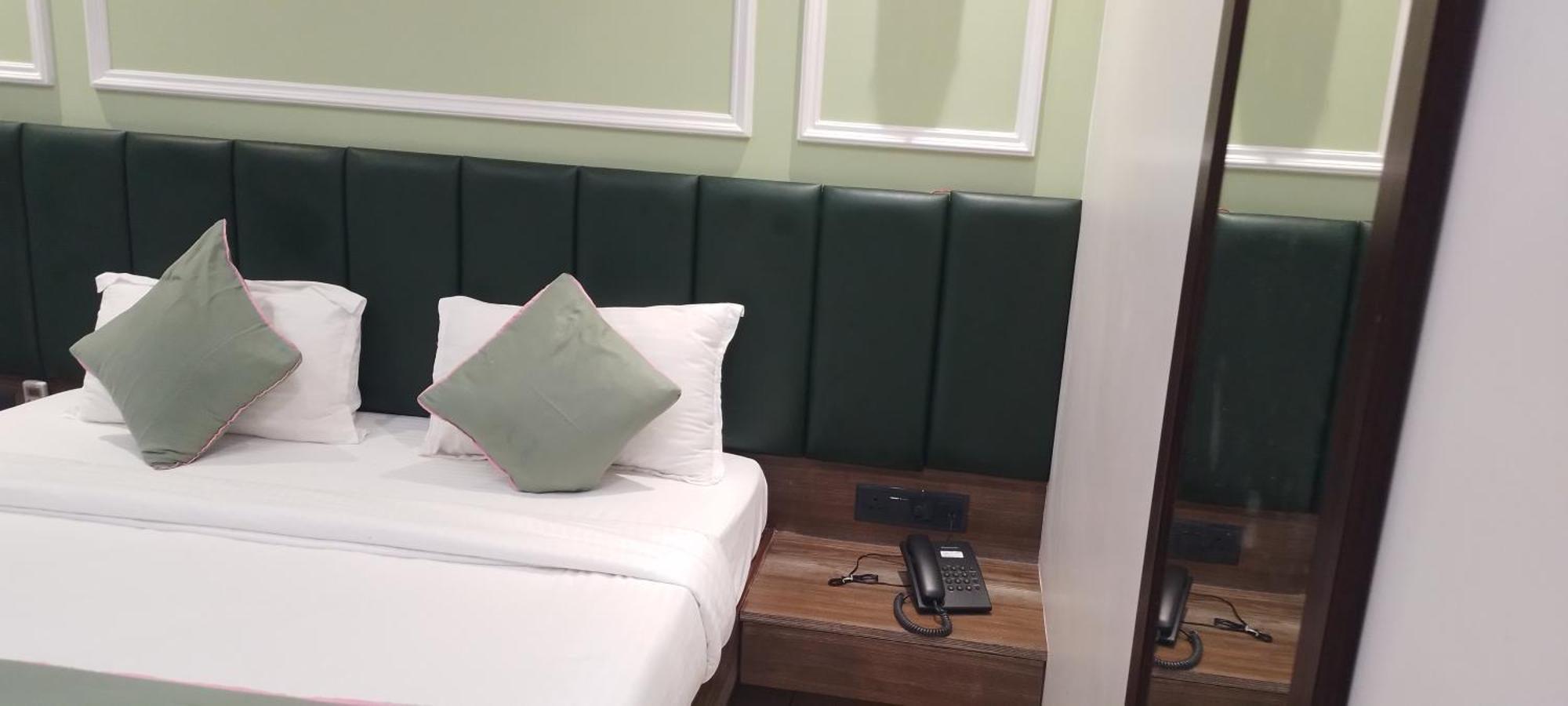 Shine Hospitality Group Hotel Mumbai