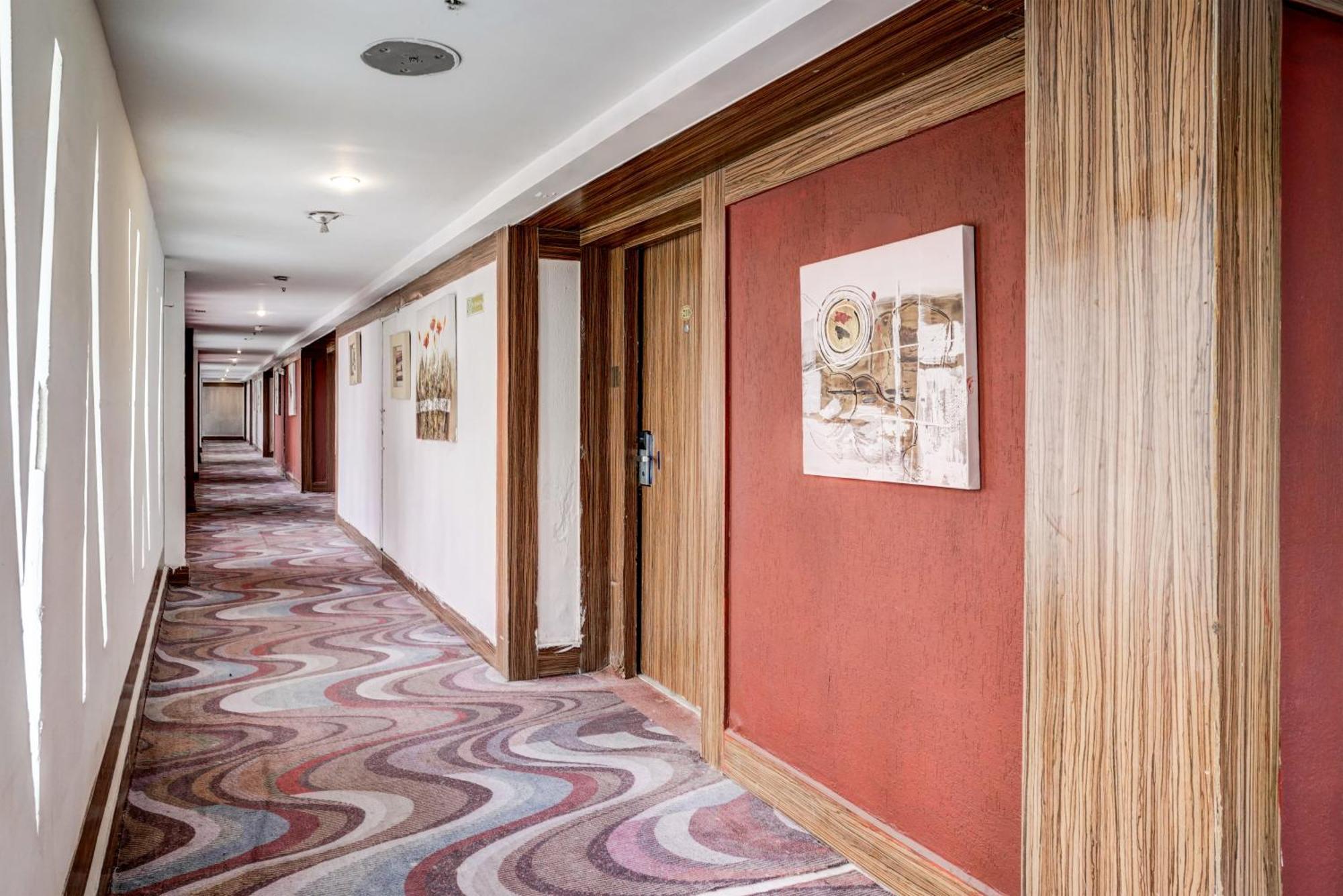 Townhouse Royal Palms - Lily Hotel Mumbai